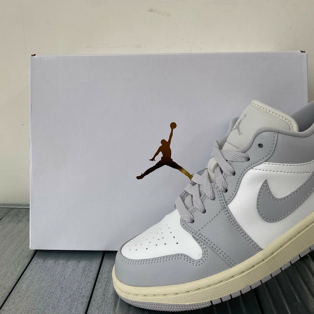 Wmns Air Jordan 1 Low 骨白灰 低筒  女休閒鞋 DC0774-103