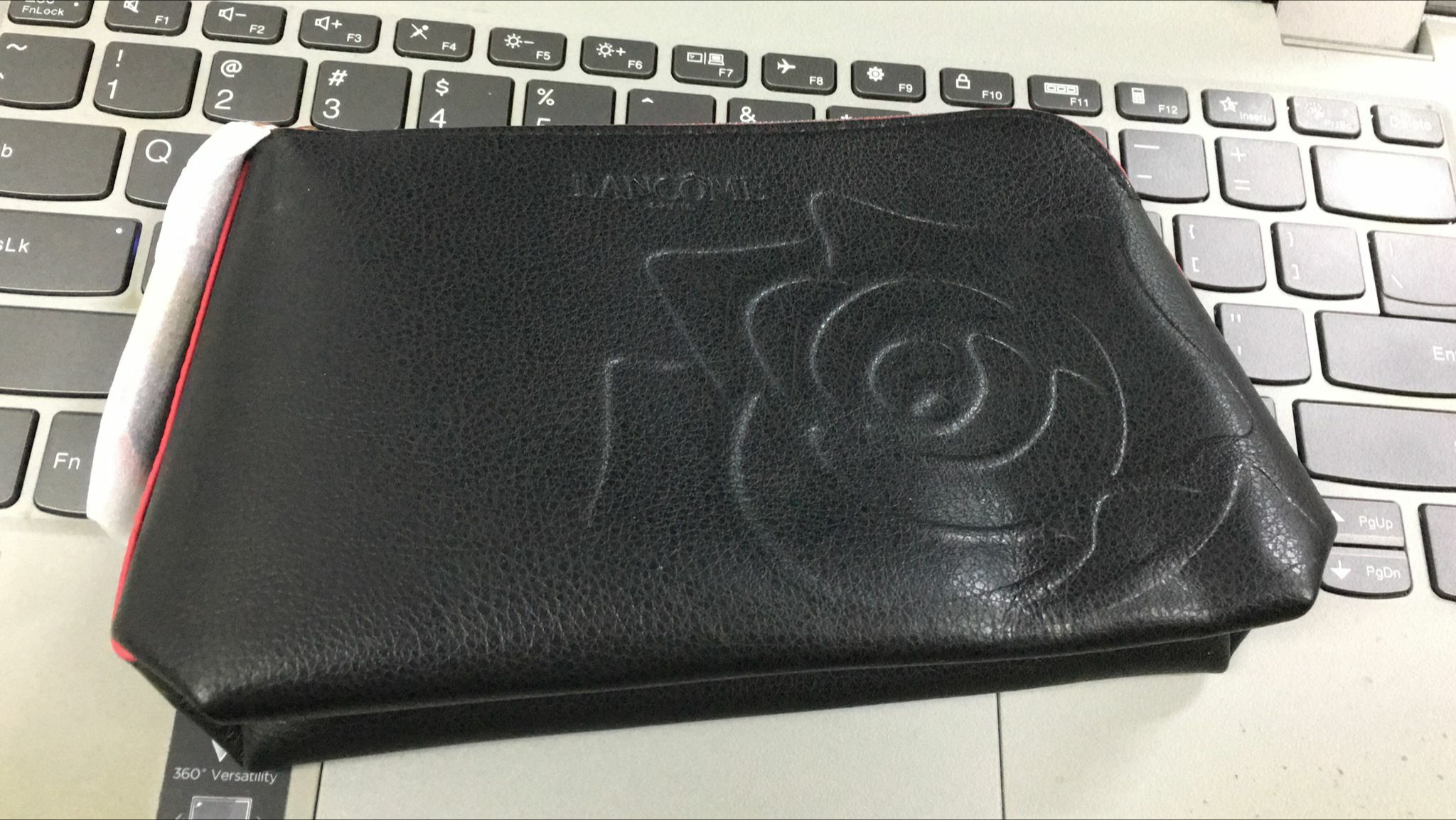 L.C 收納袋或化妝袋（清貨價貨品，不設退換） (AT2 407)