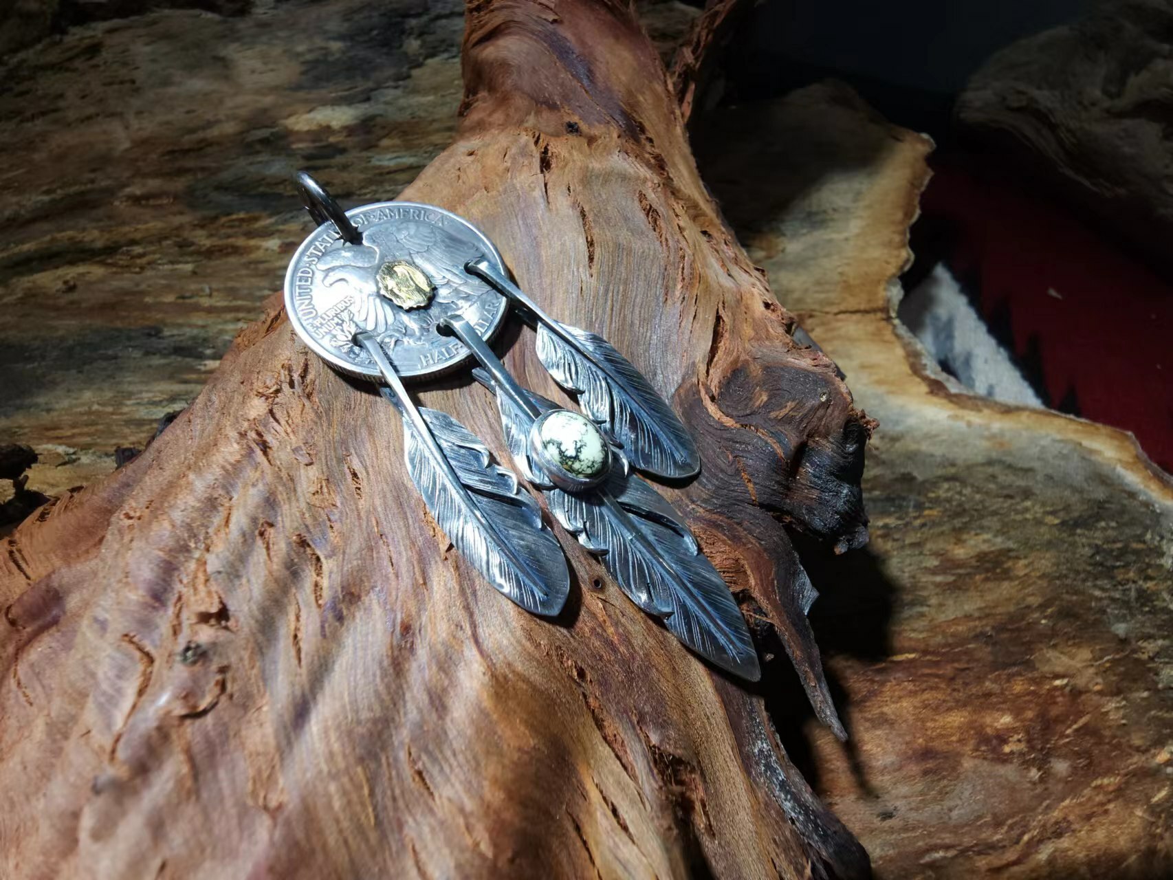 -Black Venom Jewelry- Freedom & Prayer 美國老銀幣全銀點金三點吊墜鑲 Damale磷鋁石