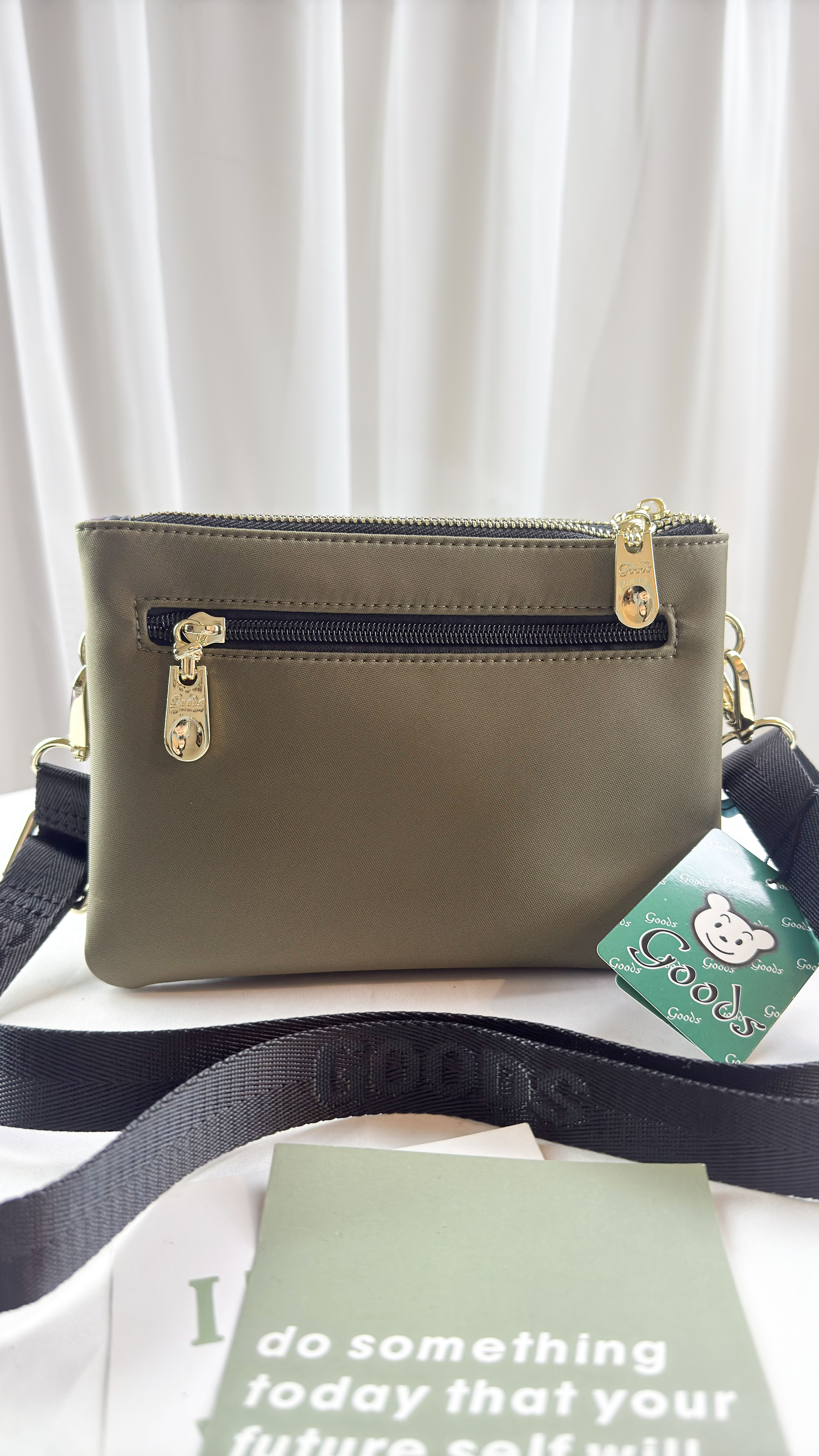 GOODS 綠花防潑水側背包  #2835