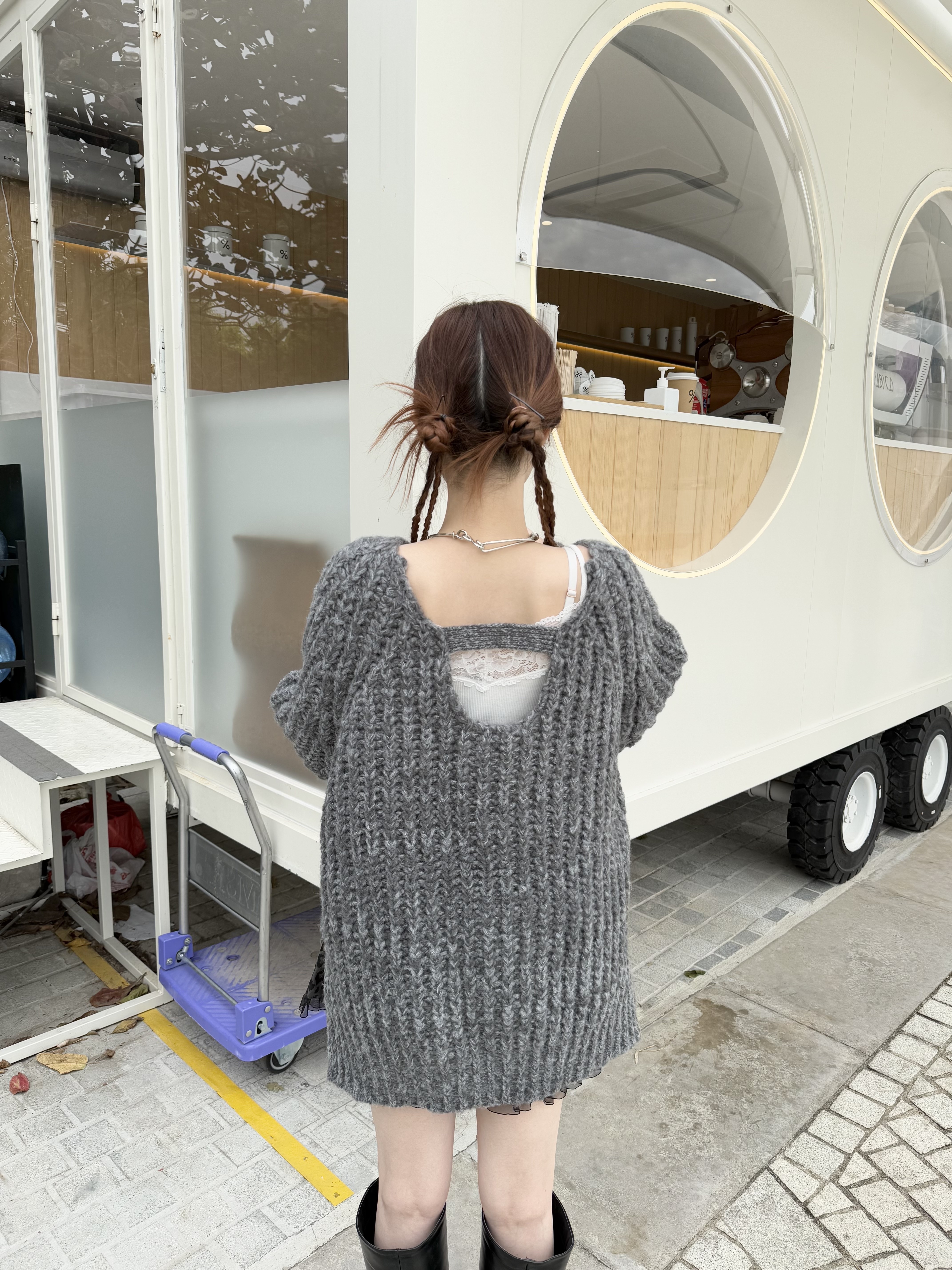 [ 現貨 ]後橫帶寬鬆毛衣