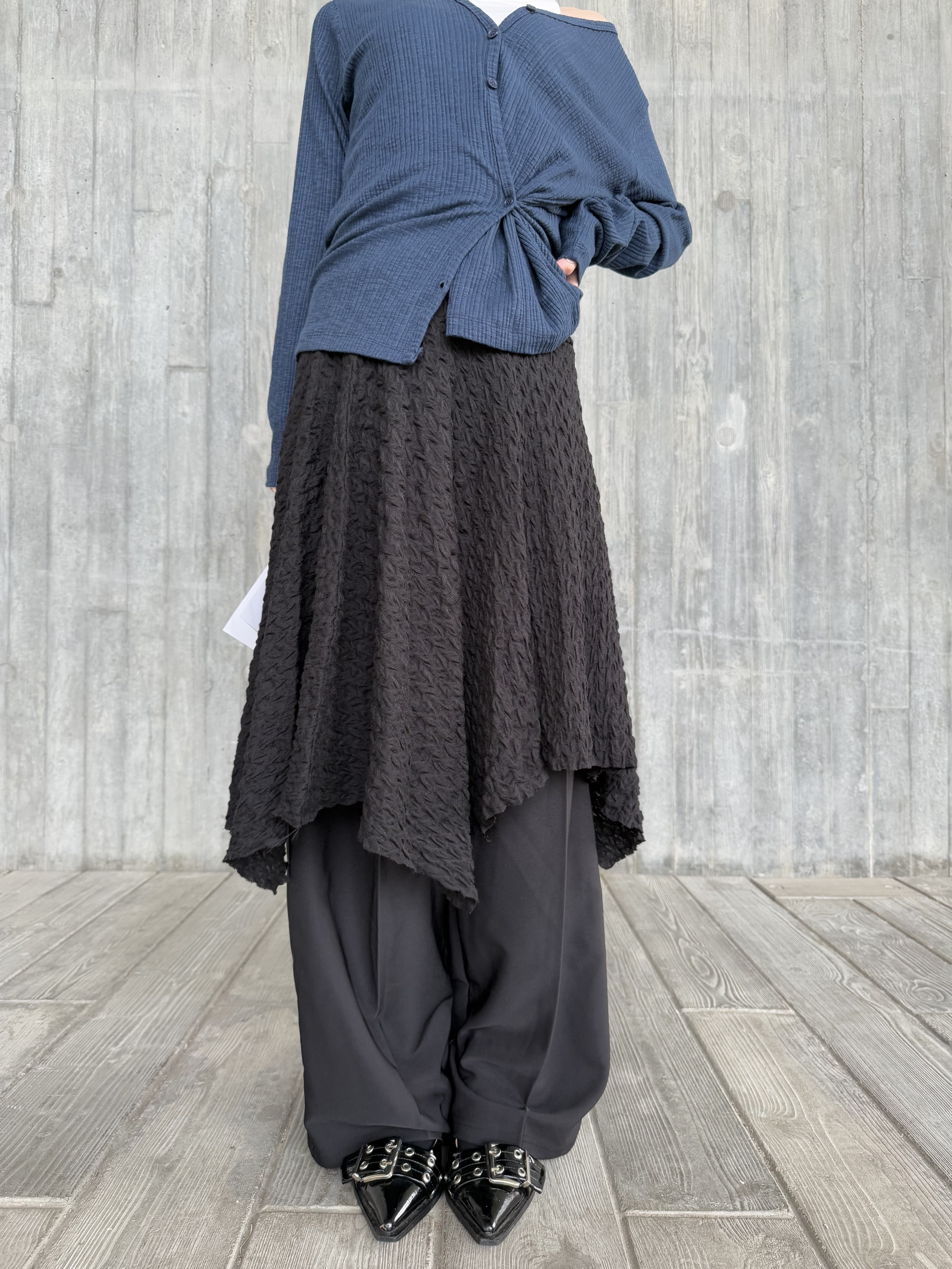 [兩色入] 粒粒不對稱中裙( Black )