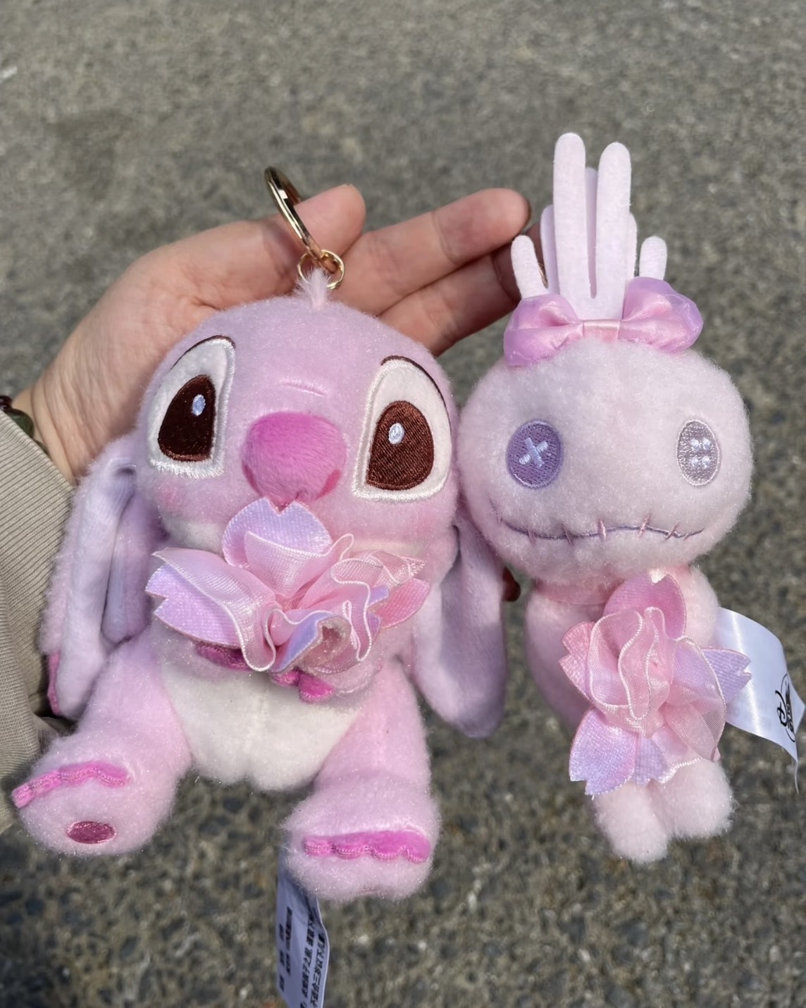 <正版授權>2025 Disney 櫻花系列史迪奇絨毛玩偶鑰匙圈