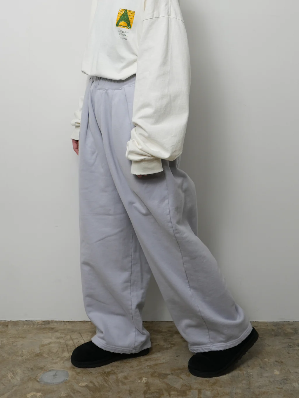 25AW ANCELLM TUCK SWEAT PANTS GRAY サイズ1 新品】ANCELLM TUCK SWEAT PANTS GRAY 25AW 1 - メルカリ