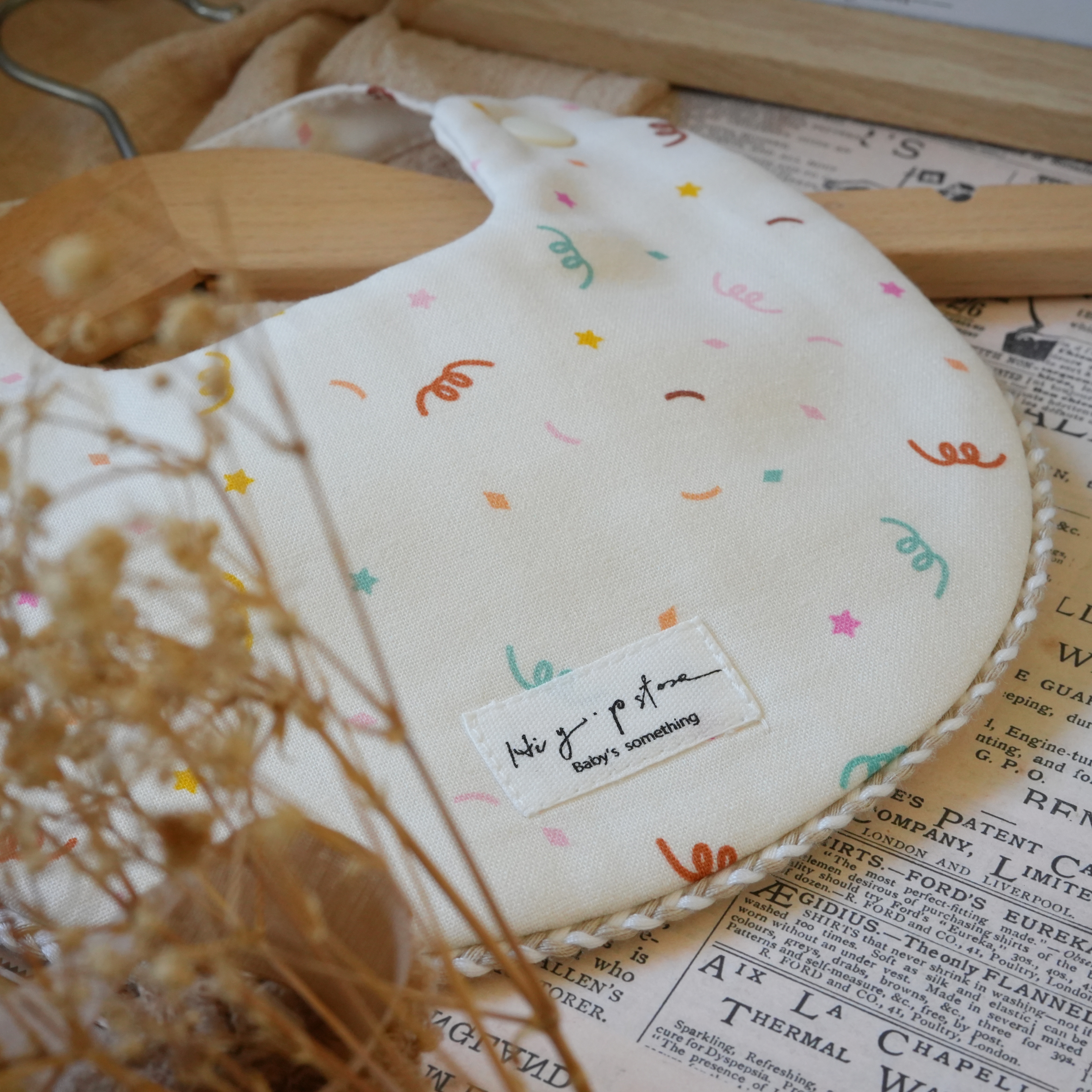 Hi Y.P store-手作圍兜-獨家設計款-派對彩帶