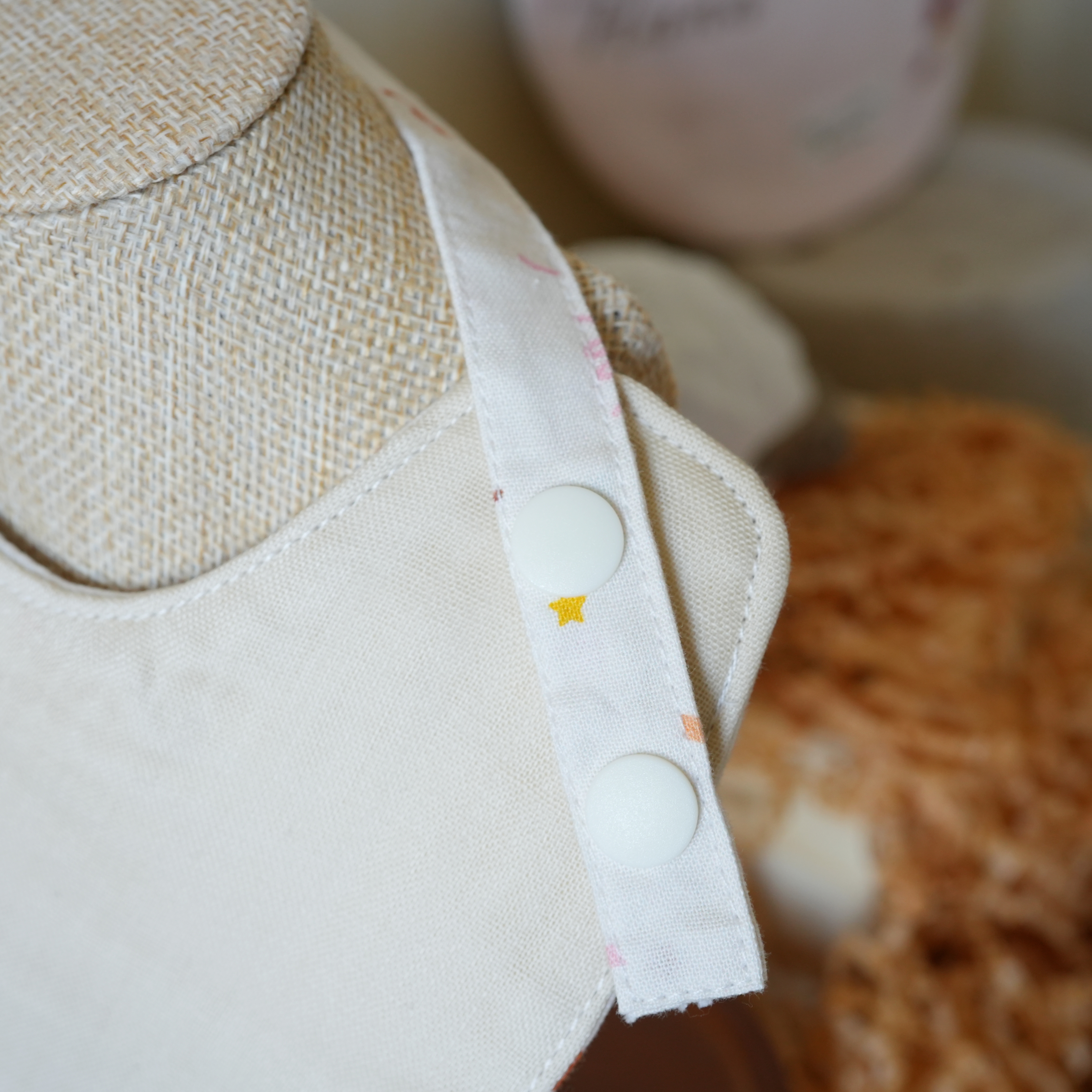 Hi Y.P store-手作圍兜-雙面三角兜-派對彩帶