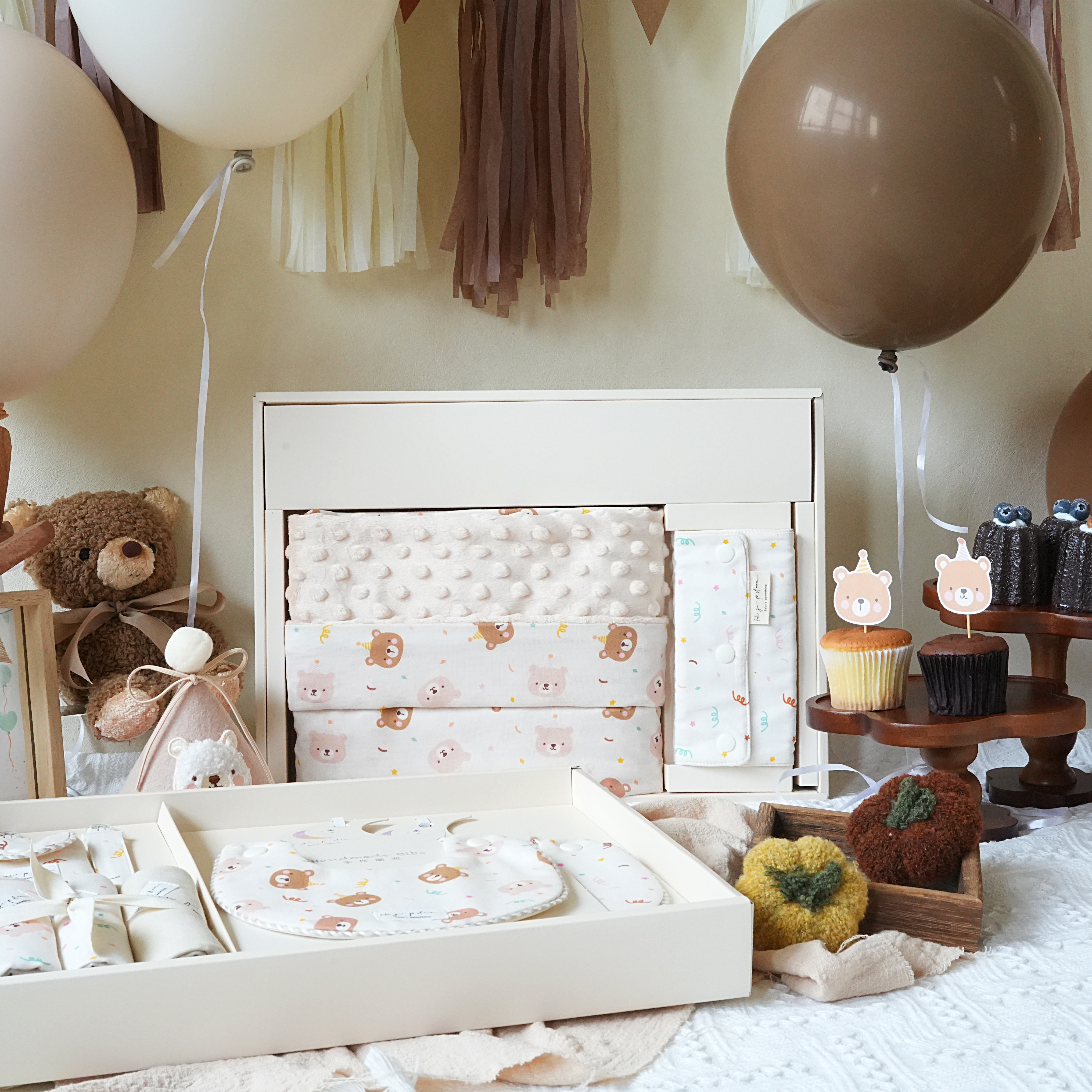 Hi Y.P store-彌月禮盒收涎推薦組-獨家設計-派對小熊