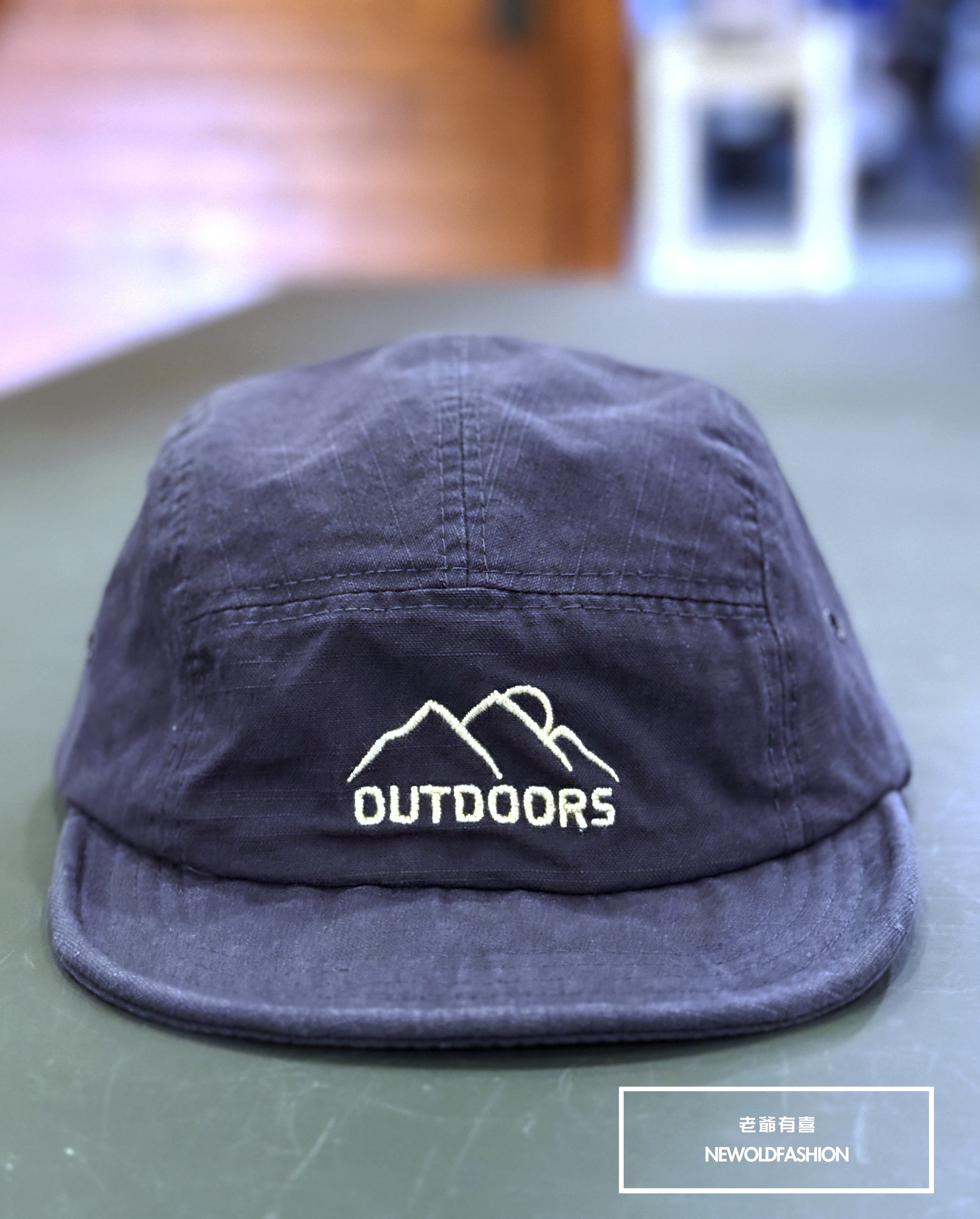 『新品上市』重磅outdor小山刺繡棒球帽-深藍