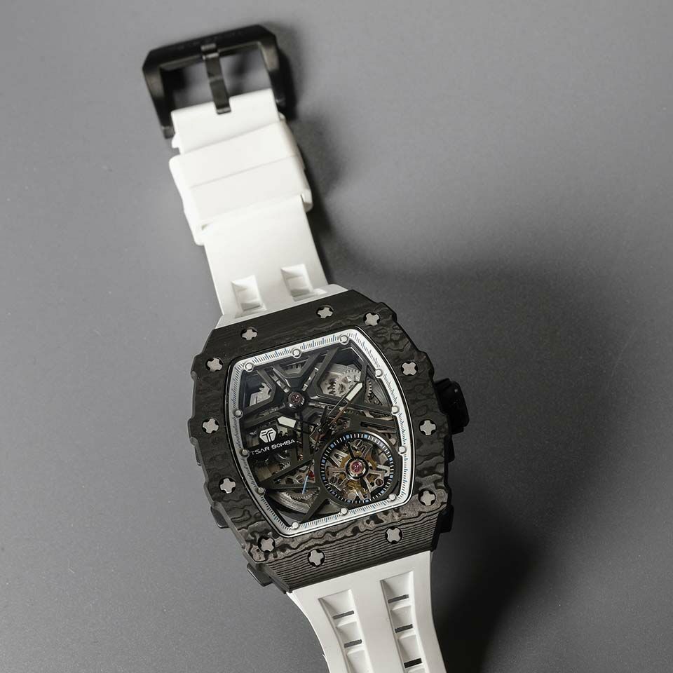萬年鐘錶 - TSAR BOMBA 機械公爵 碳纖維錶殼白色矽膠錶帶機械透視機芯男錶 TB8209CF-03 錶徑 43.5MM
