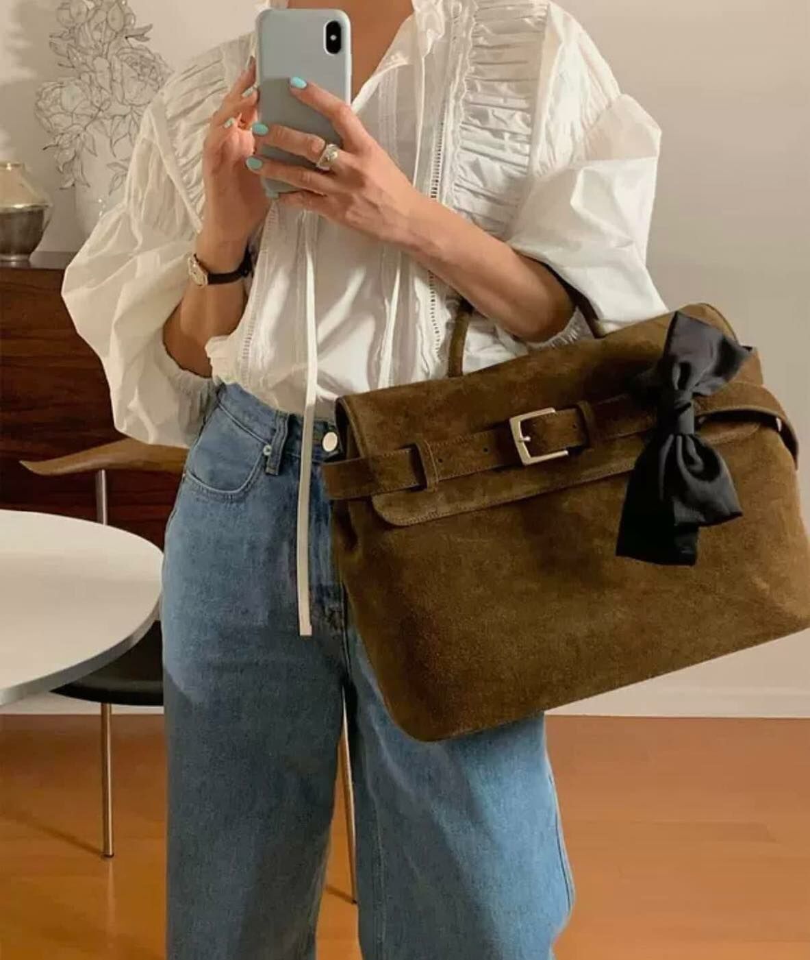 【氣質甜美的荷葉壓褶上衣】（現貨）