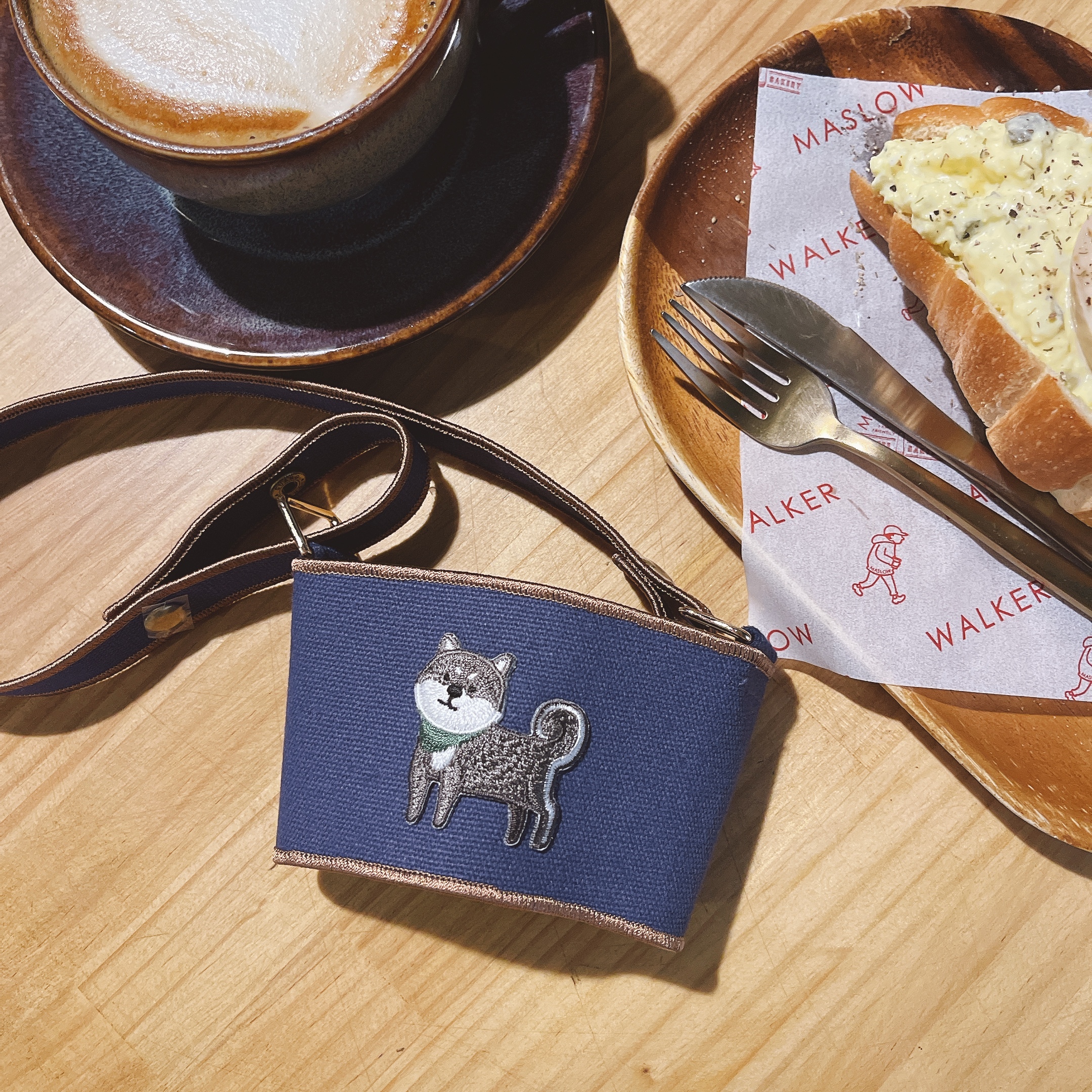 【Littdlework動物園-藍色-黑色柴柴】刺繡飲料提袋（不含撞色杯）