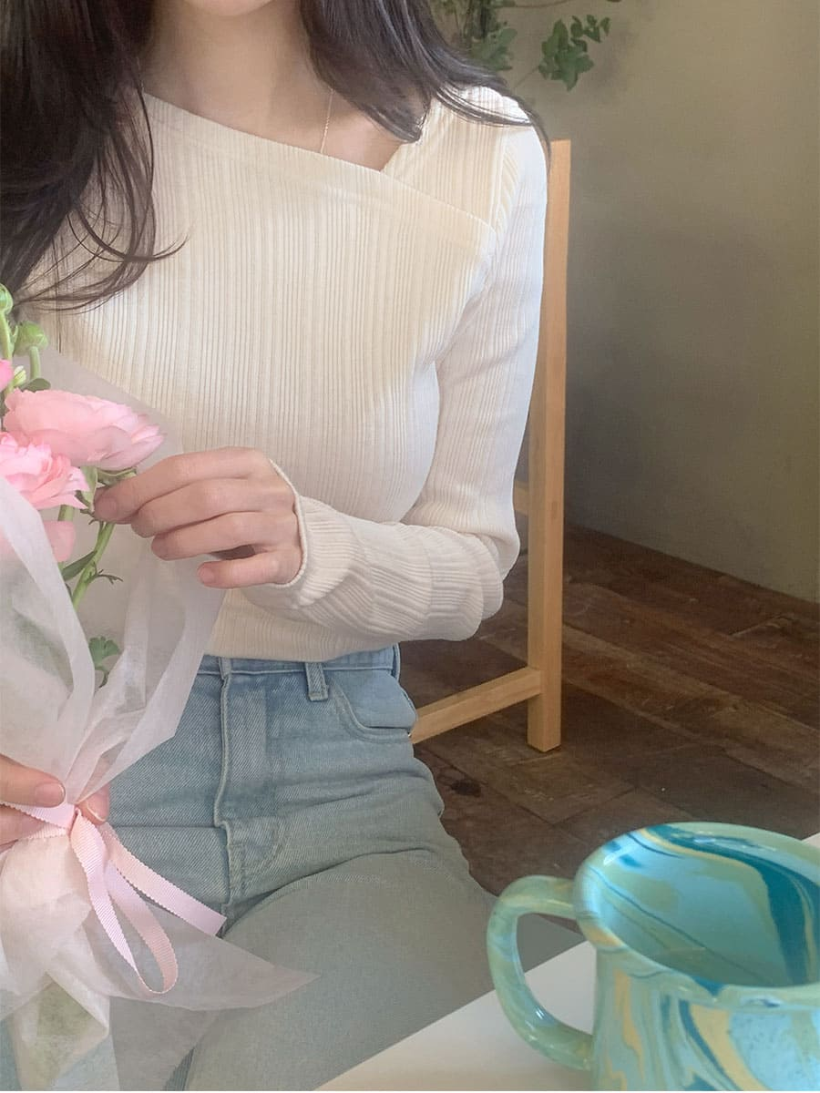 韓國Cherrykoko授權 唯美女神斜肩領壓紋上衣【MADE, CRKO】系列