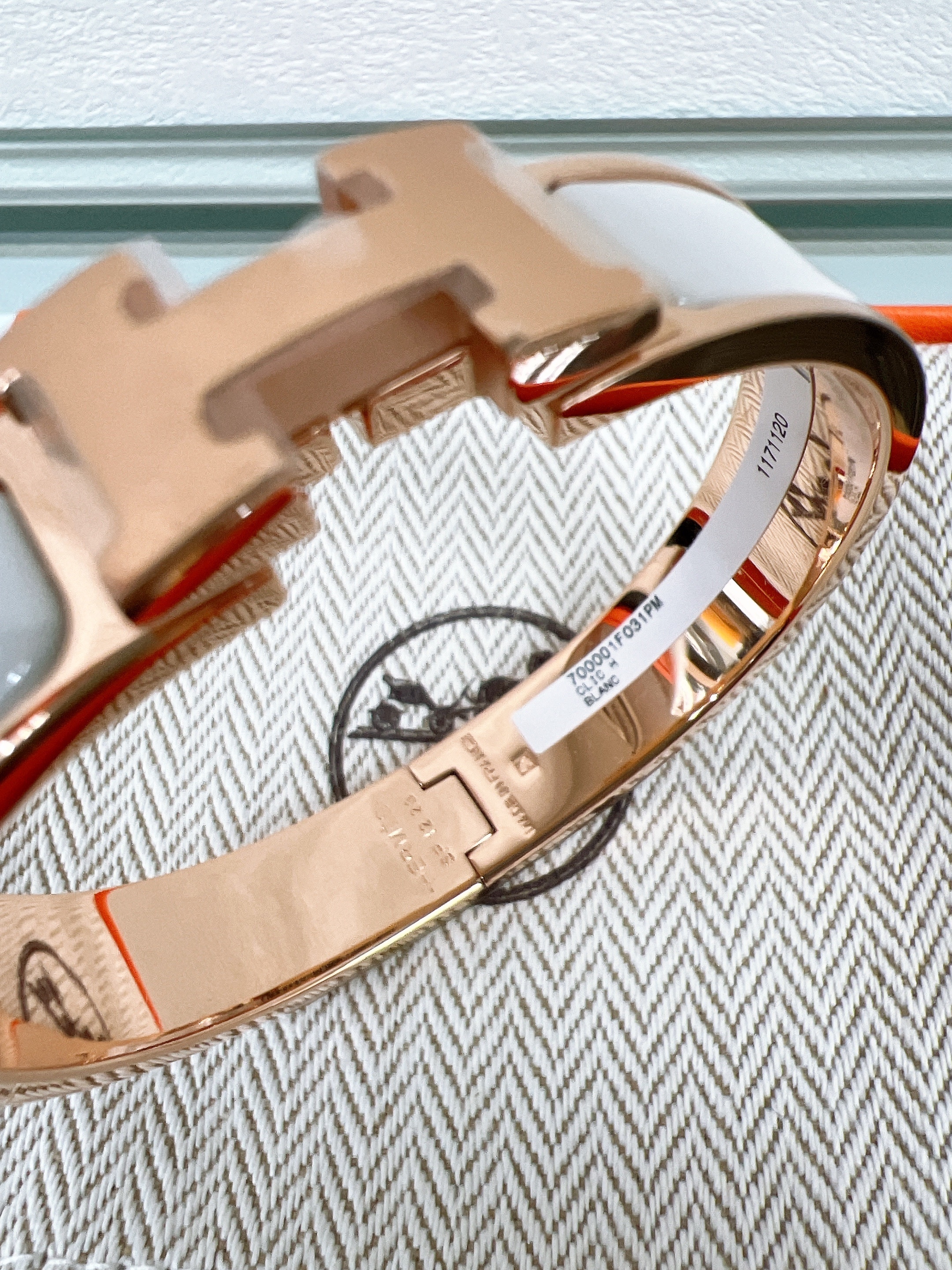 *Brand New* Hermes clic h bracelet pm (white/rose gold)