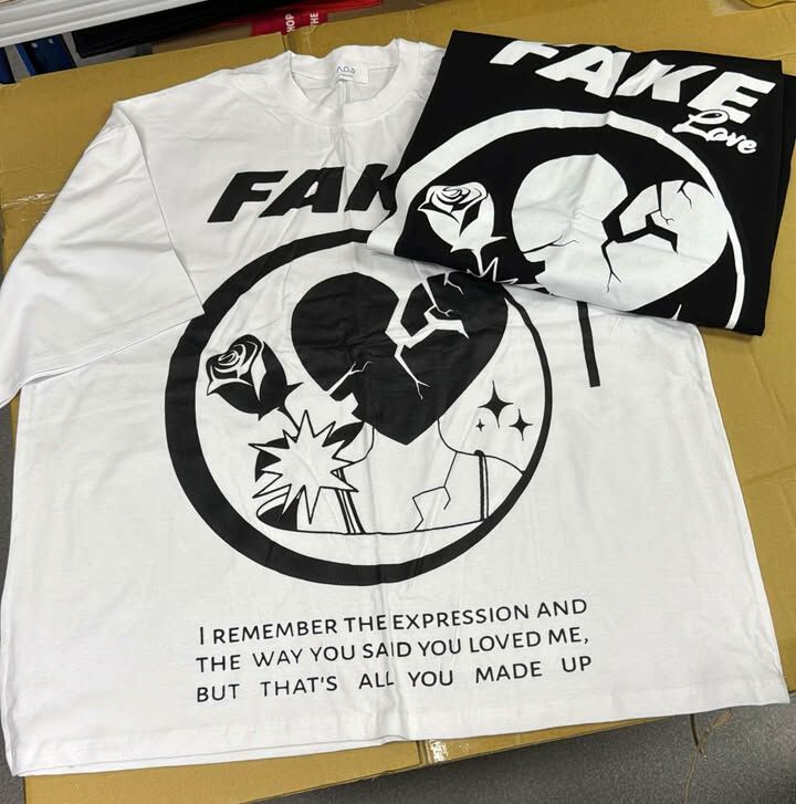 KR 韓國 FAKE LOVE TEE-SHIRT，清貨價貨品，不設退換(K2 M392)