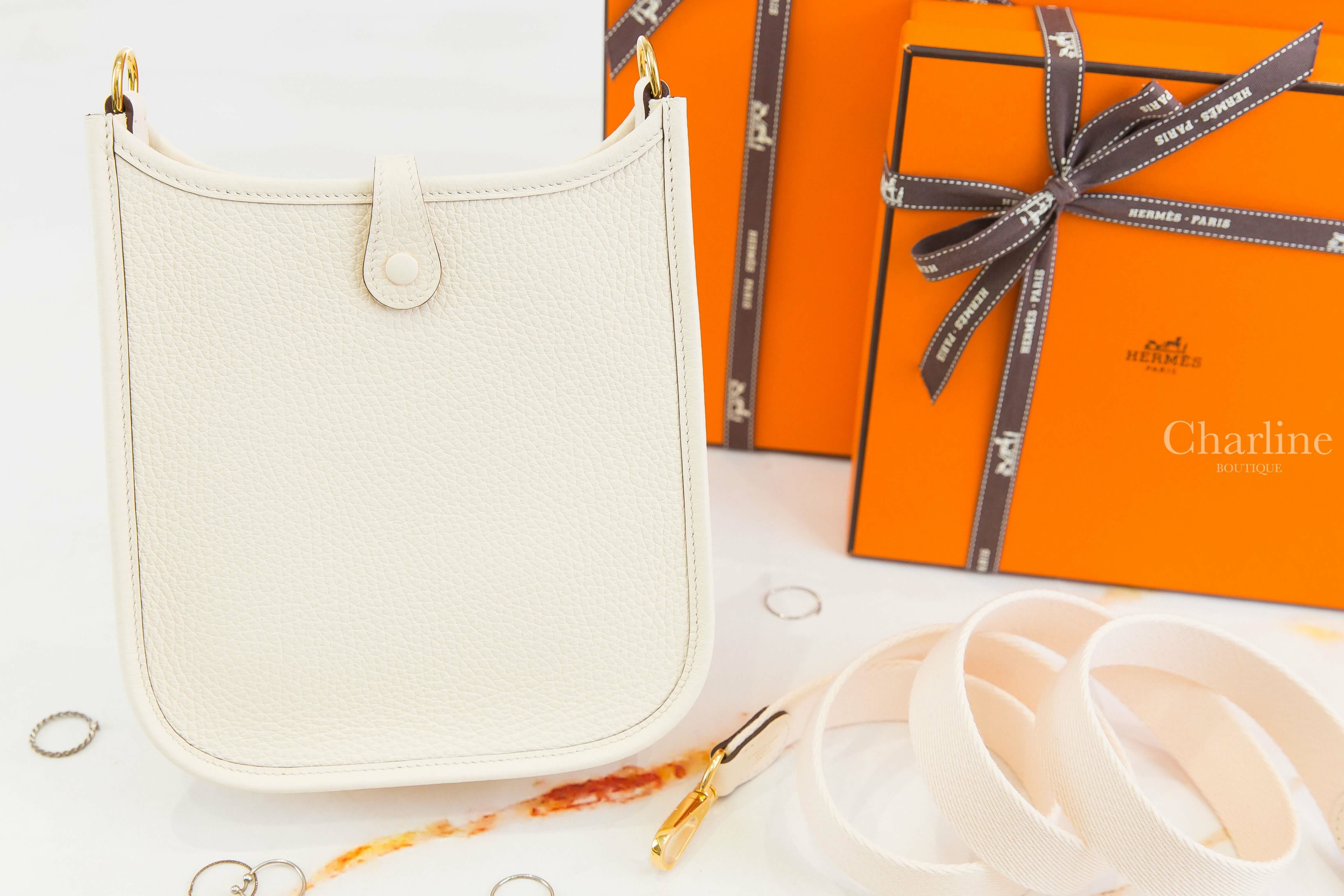 Hermès Evelyne TPM 16cm I2 Nata Taurillon Clemence 奶油白金釦簍空洞洞肩背包-Charline Boutique 精品代購