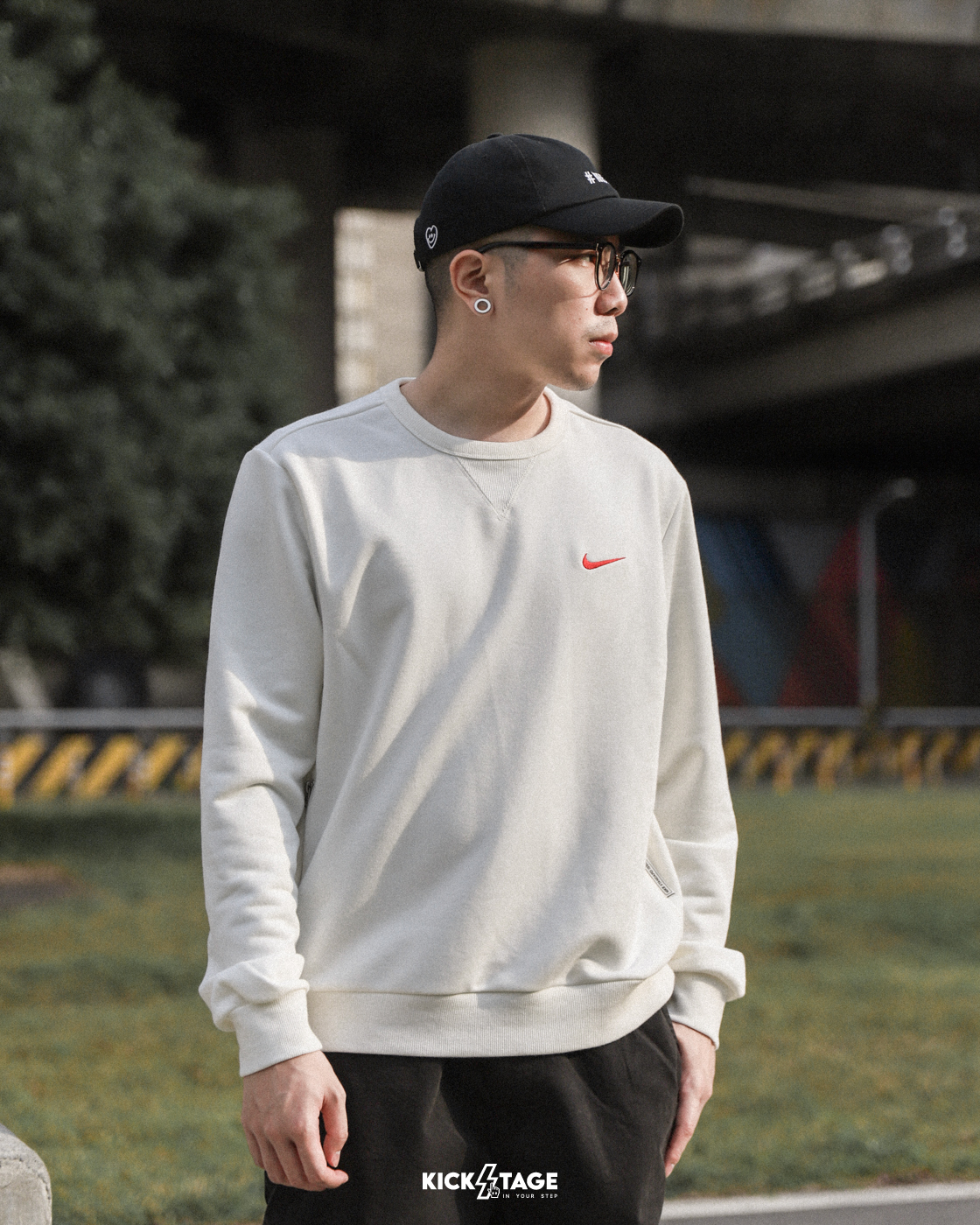 男款 NIKE Dri-FIT STANDARD ISSUE CREW 白色 粉色 情人節 內刷毛 衛衣 大學T【IB5504】25VD