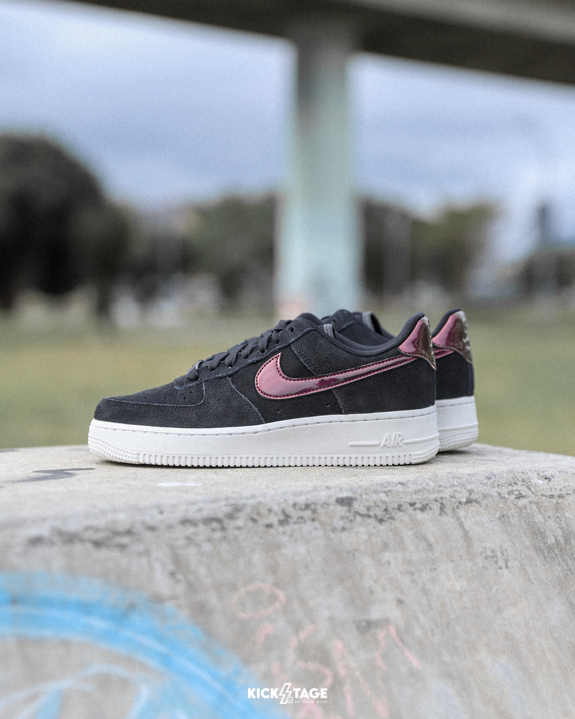 *特價商品無退換*女鞋 NIKE AIR FORCE 1 '07 SE 'Platinum Violet' 黑紫 金屬勾 麂皮 低筒 休閒鞋【HJ4401-002】25SALE
