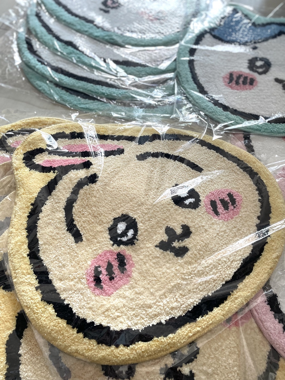 【OWN】Chiikawa 吉伊卡哇 居家 地墊 墊子 客廳 韓國限定 小八 吉伊 烏薩奇