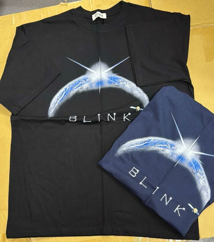 KR 韓國閃亮太空 T-SHIRT，清貨價貨品，不設退換(K2 M422)