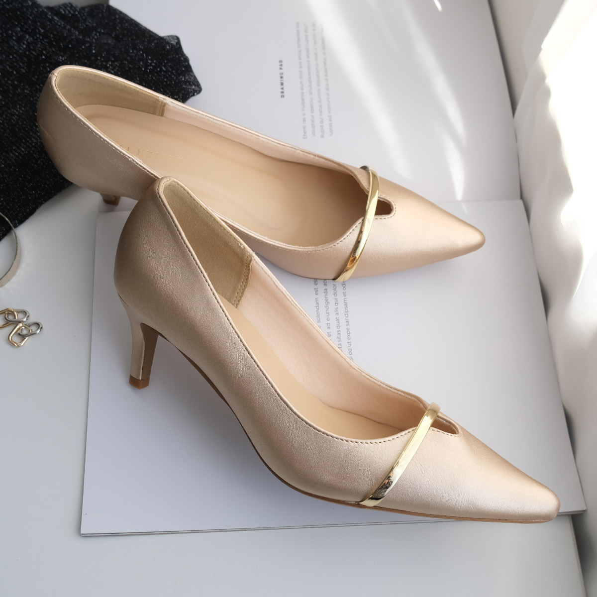 金屬線尖頭高跟鞋 超好走女鞋【KH7925】