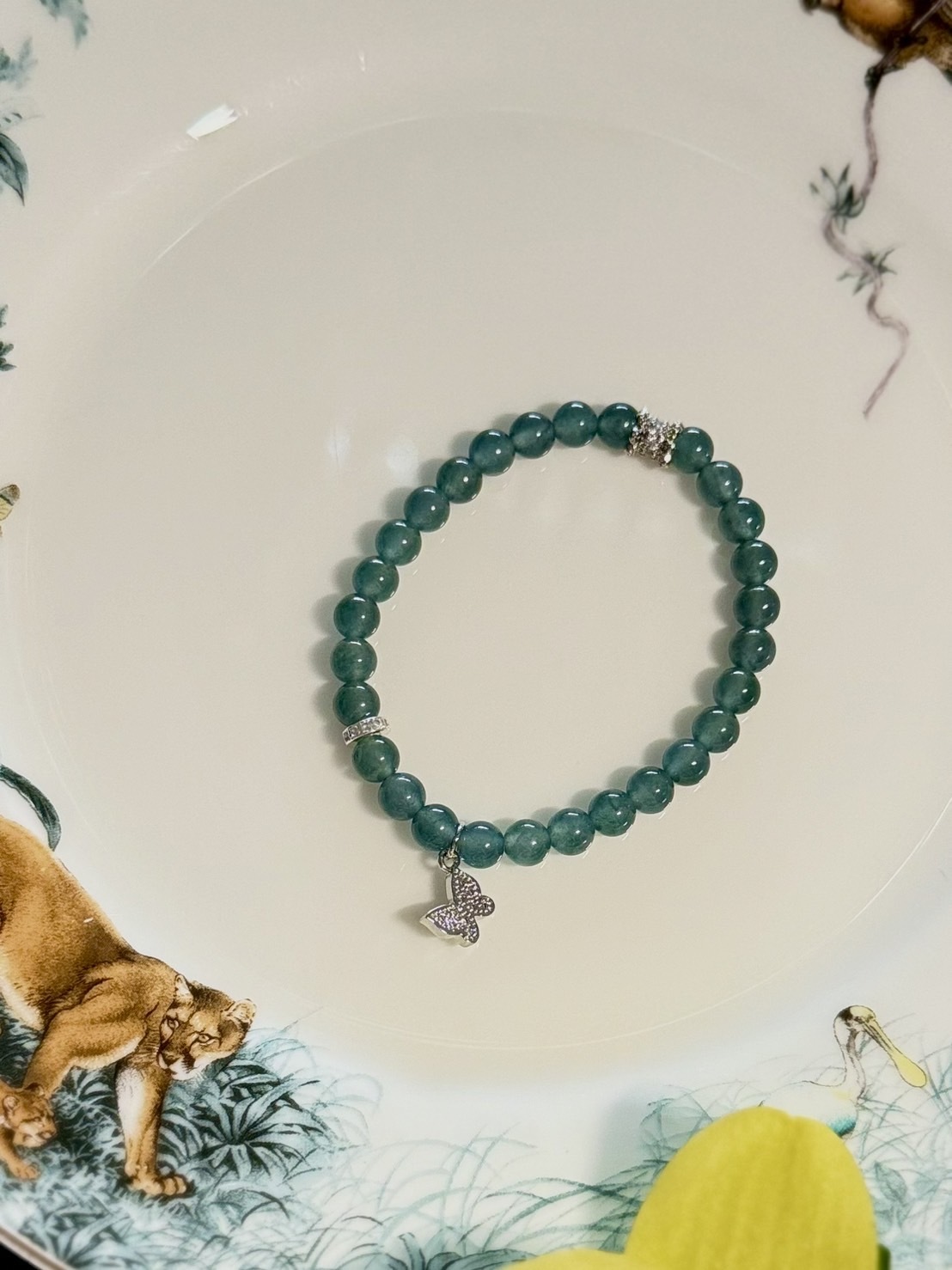 湖水藍翡翠珠串（蝴蝶配飾）