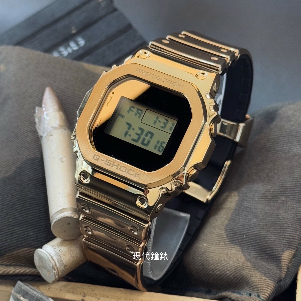 【G-SHOCK】 5600系列 精緻銀色 金屬殼矽膠帶方形數位電子錶GM-5600YM-9 43.2mm 現代鐘錶