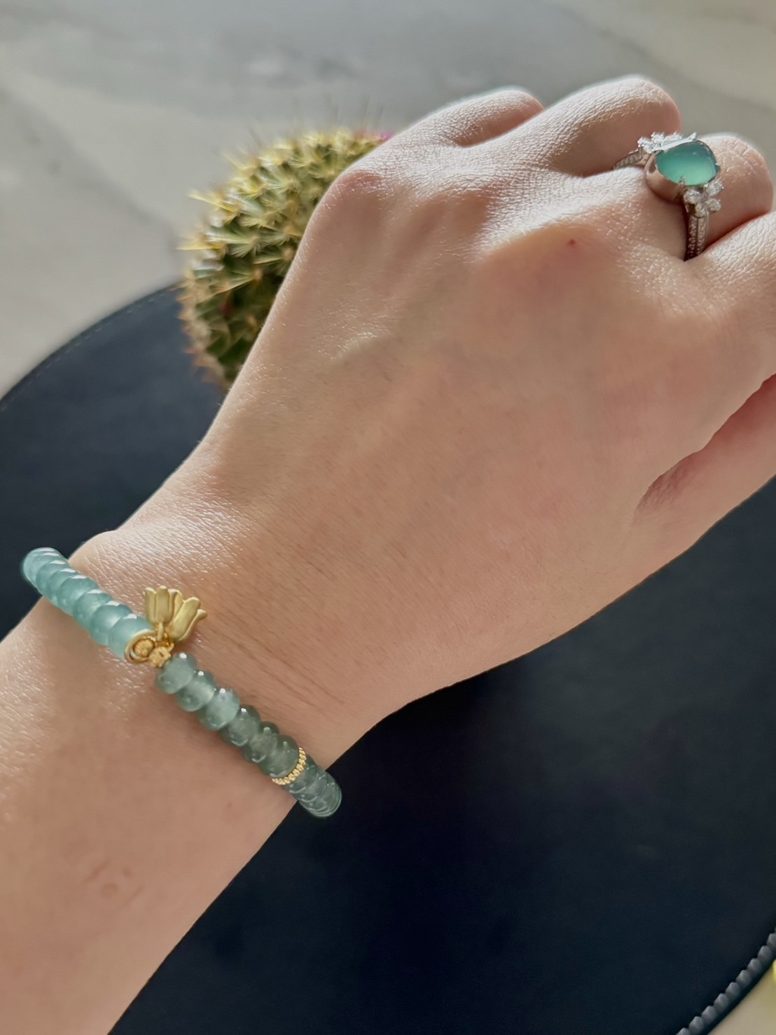 湖水藍翡翠珠串（鈴蘭花配飾）