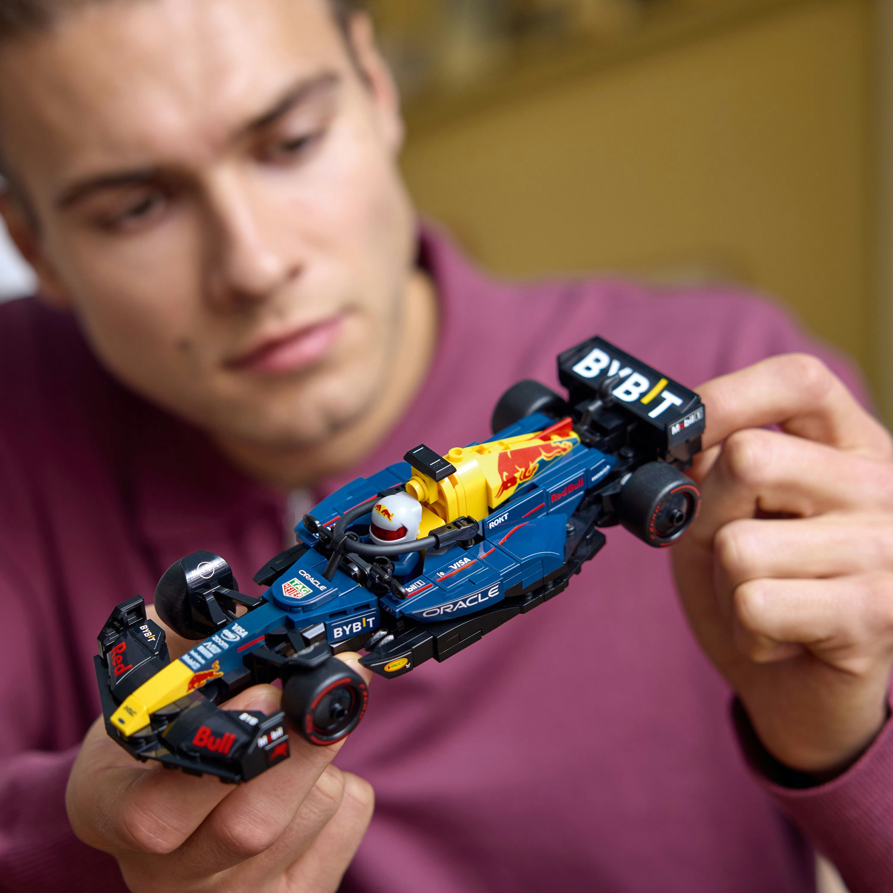 77243 Oracle Red Bull Racing RB20 F1® 賽車
