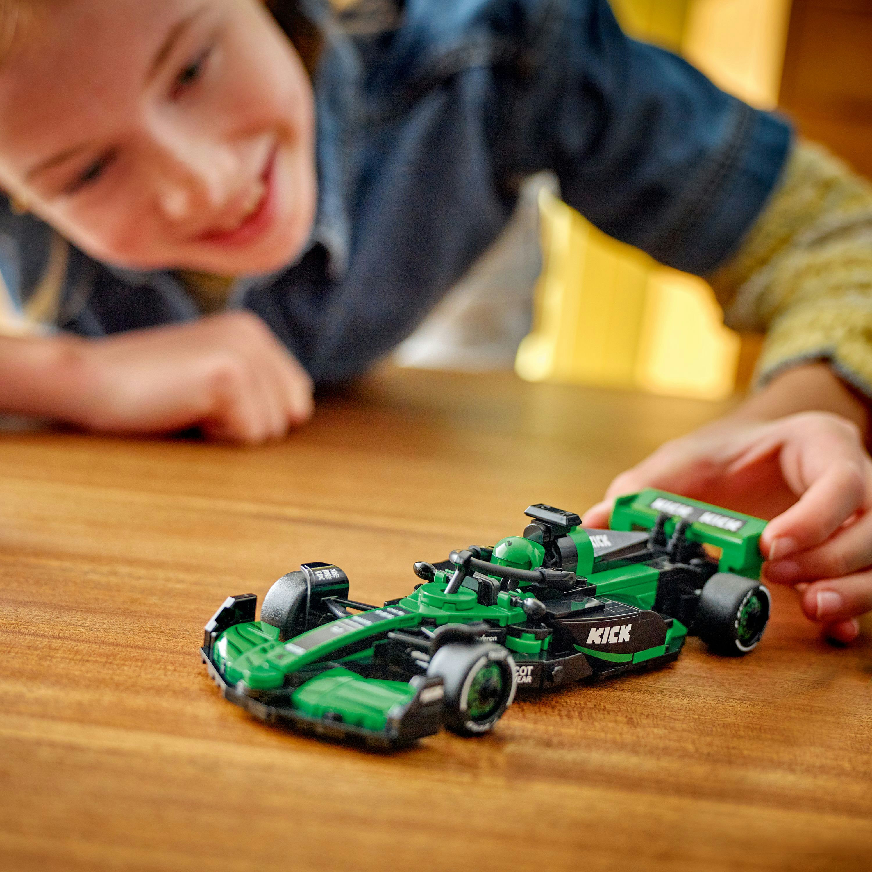 77247 KICK Sauber F1® Team C44 賽車