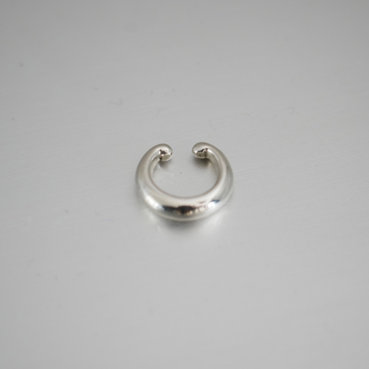 ACE bourgeon earcuff M