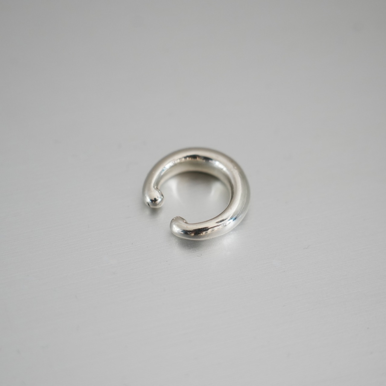 ACE bourgeon earcuff M