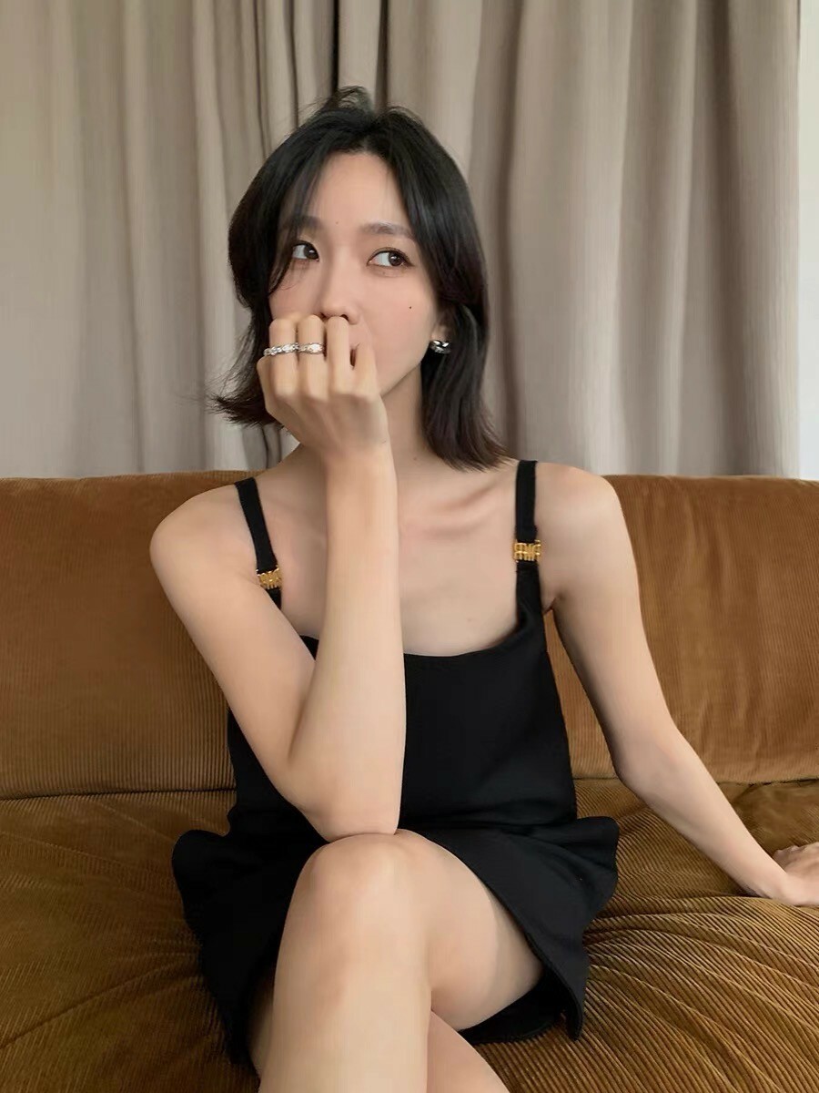 50%羊毛墜飾肩帶造型背心裙短洋裝S-L (Elegant & Love)