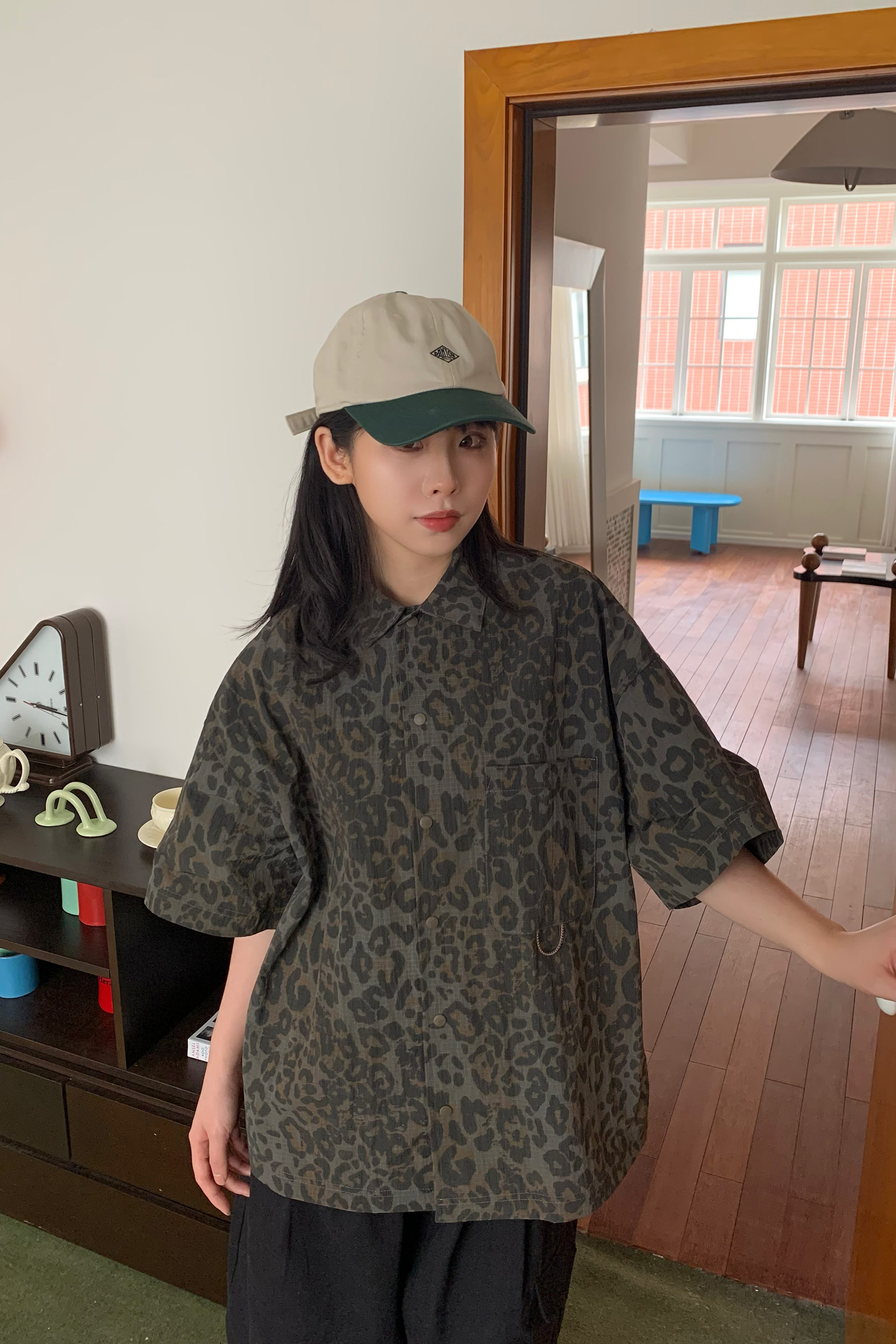 街頭豹紋寬鬆短袖襯衫