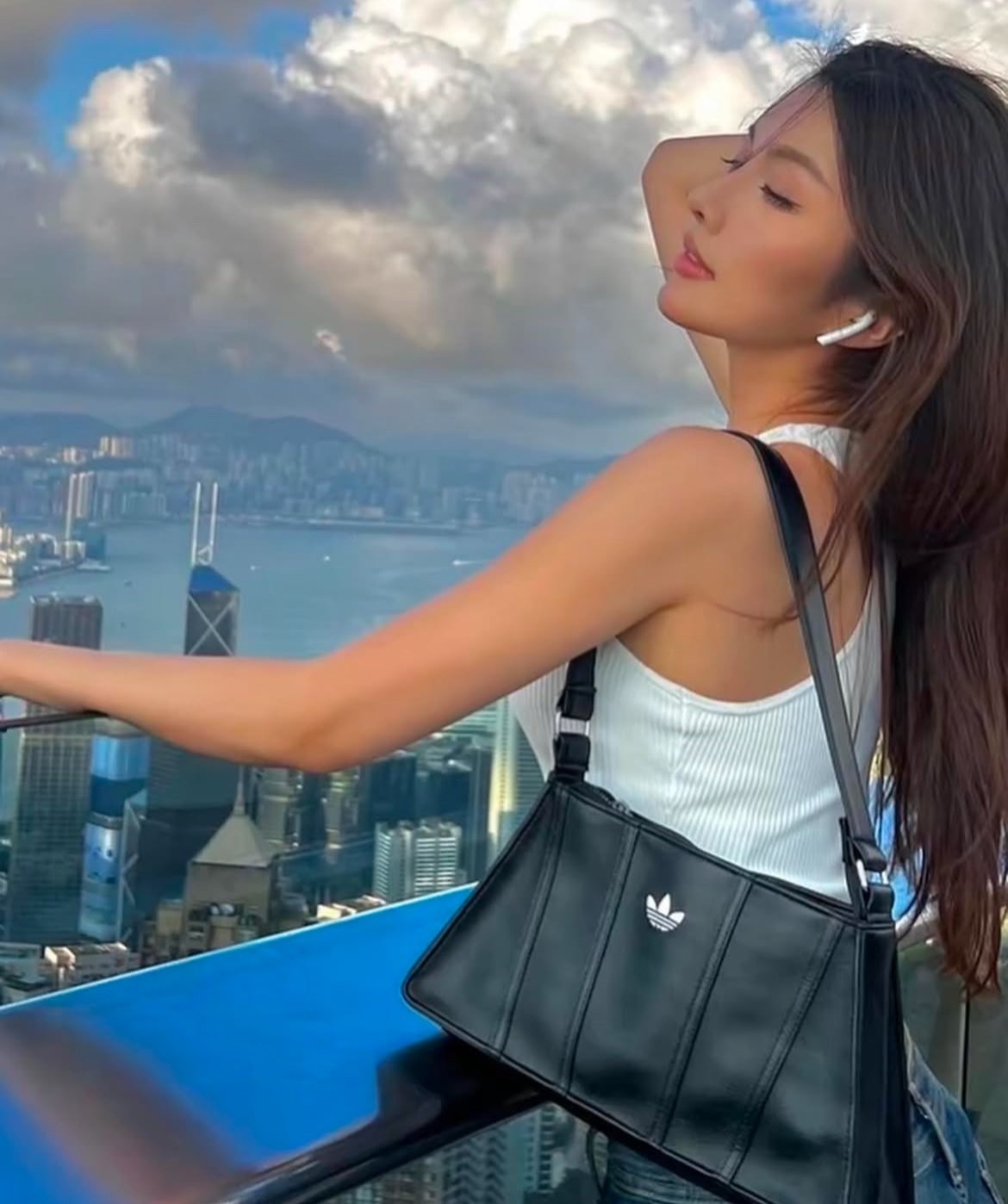 【Luxury】國外限定 Adidas 經典單肩包 巴黎世家平替款 網美首選 百搭黑色肩背包 手提包 暗黑系 個性造型方包 出國款