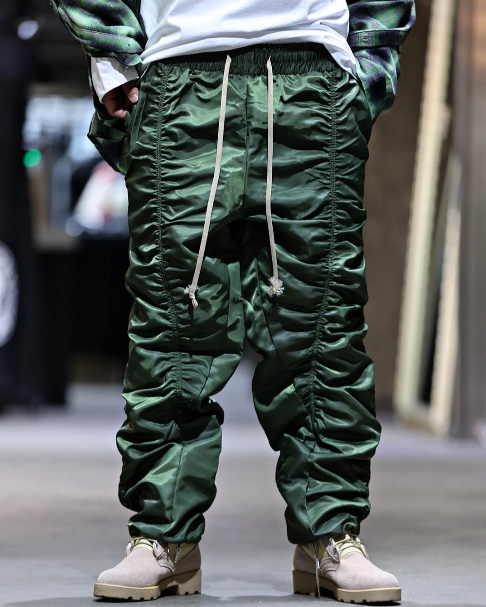 褶皺亮面尼龍燈籠褲