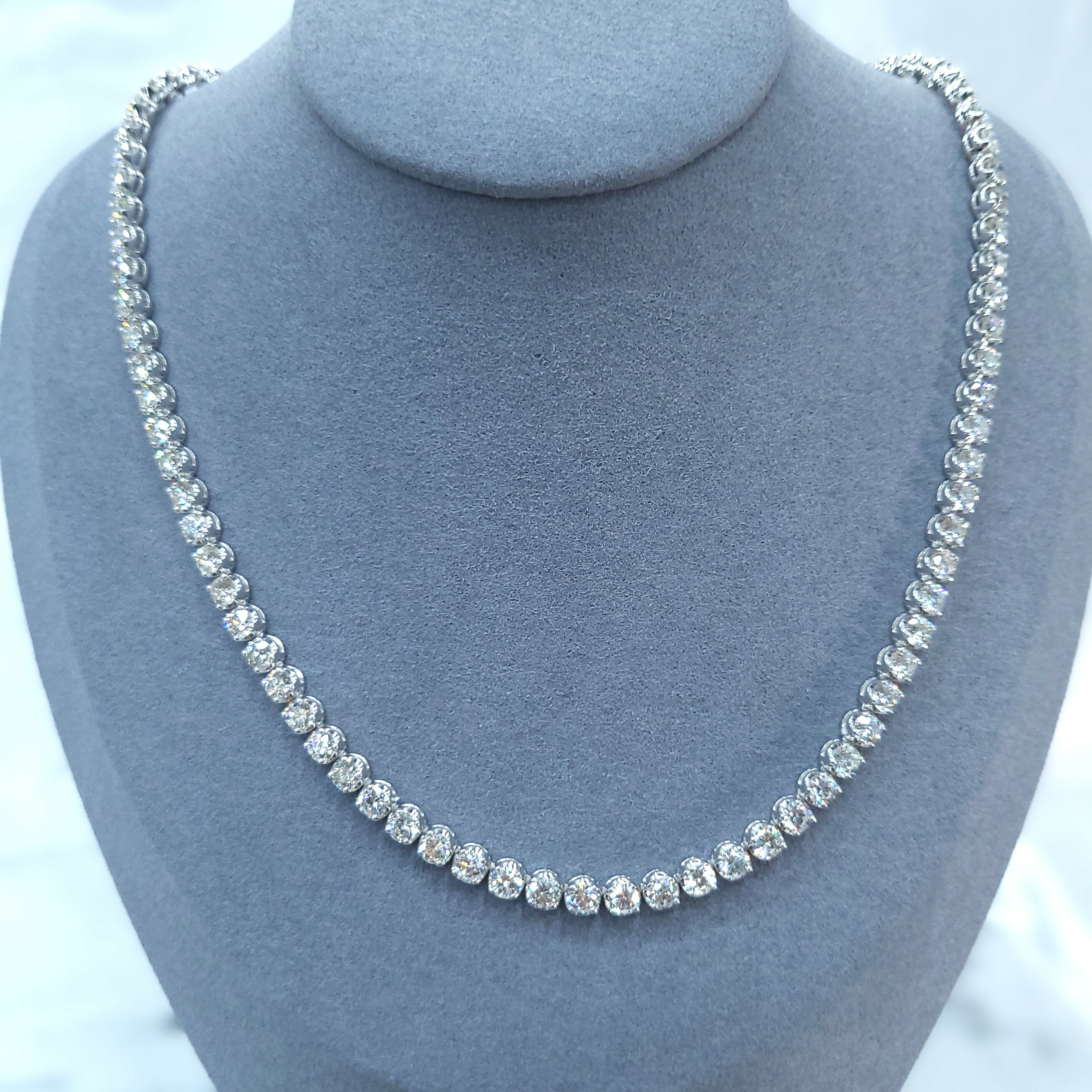 18K White Gold 17.29ct Diamond Necklace