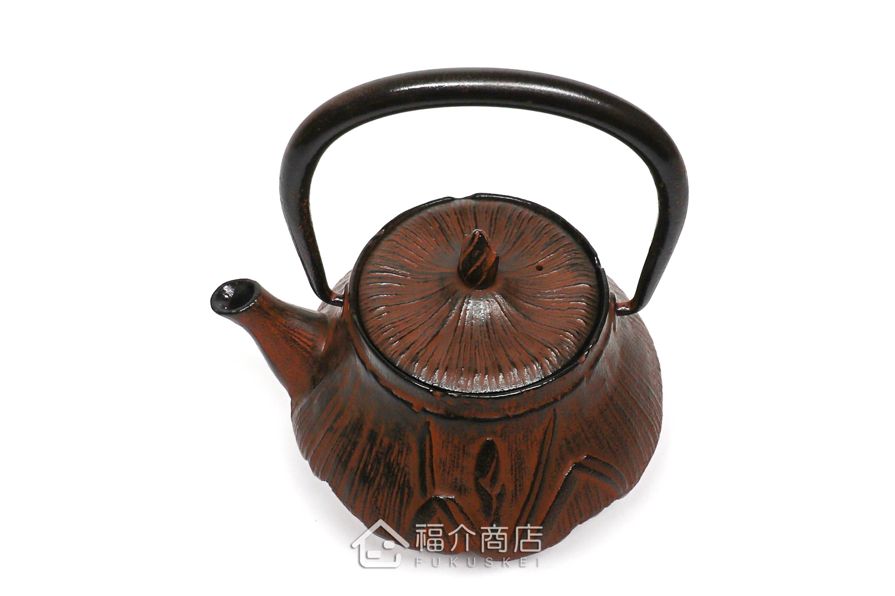 岩戶鑄工所製作的日本泡茶壺,菖蒲紋樣造型壺身