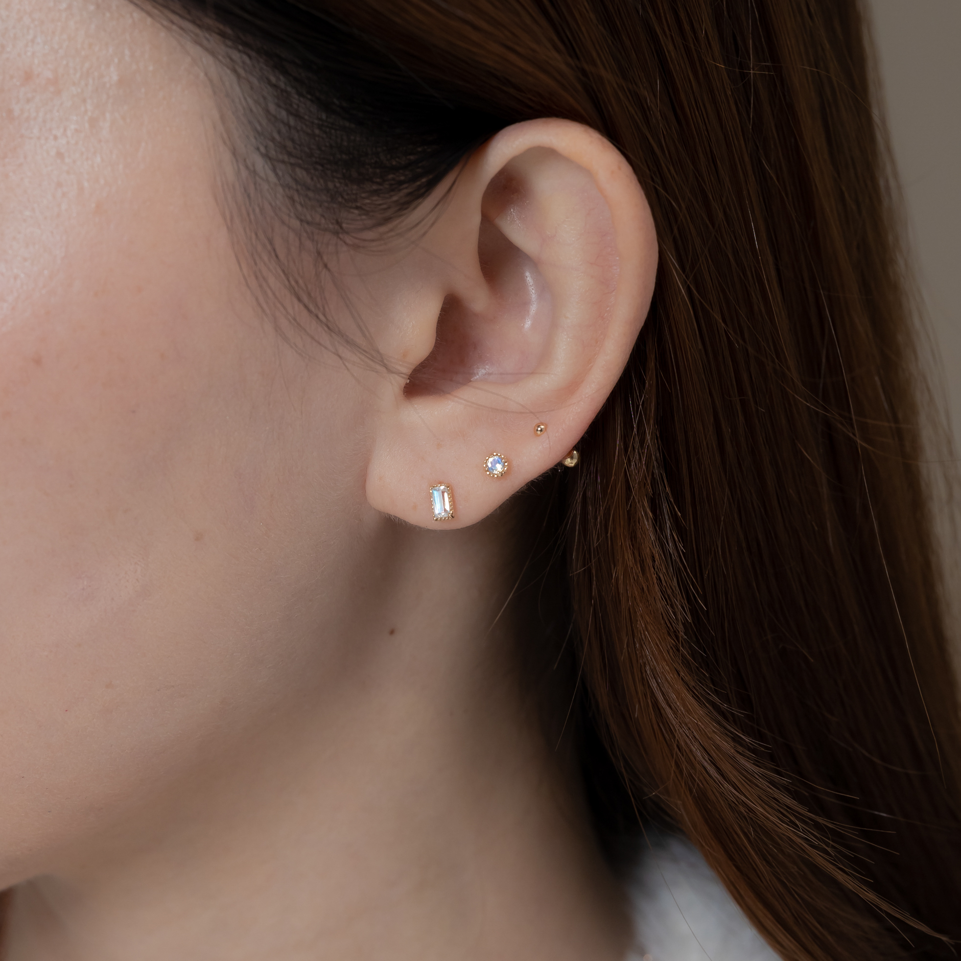 14K爪鑲細方月光石轉珠耳環