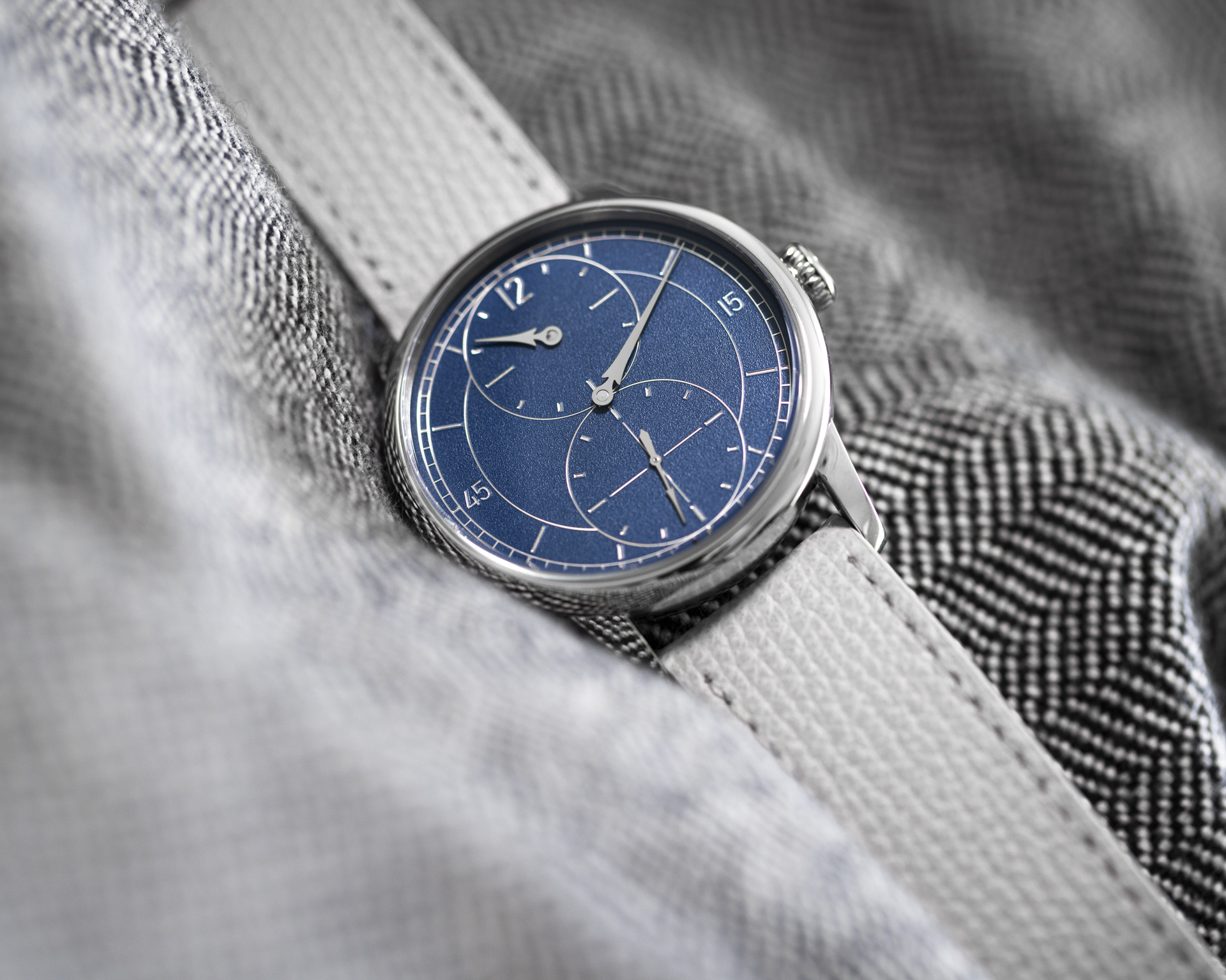 Louis Erard_Le Régulateur Gravé Bleu_85248AA15.BVA159