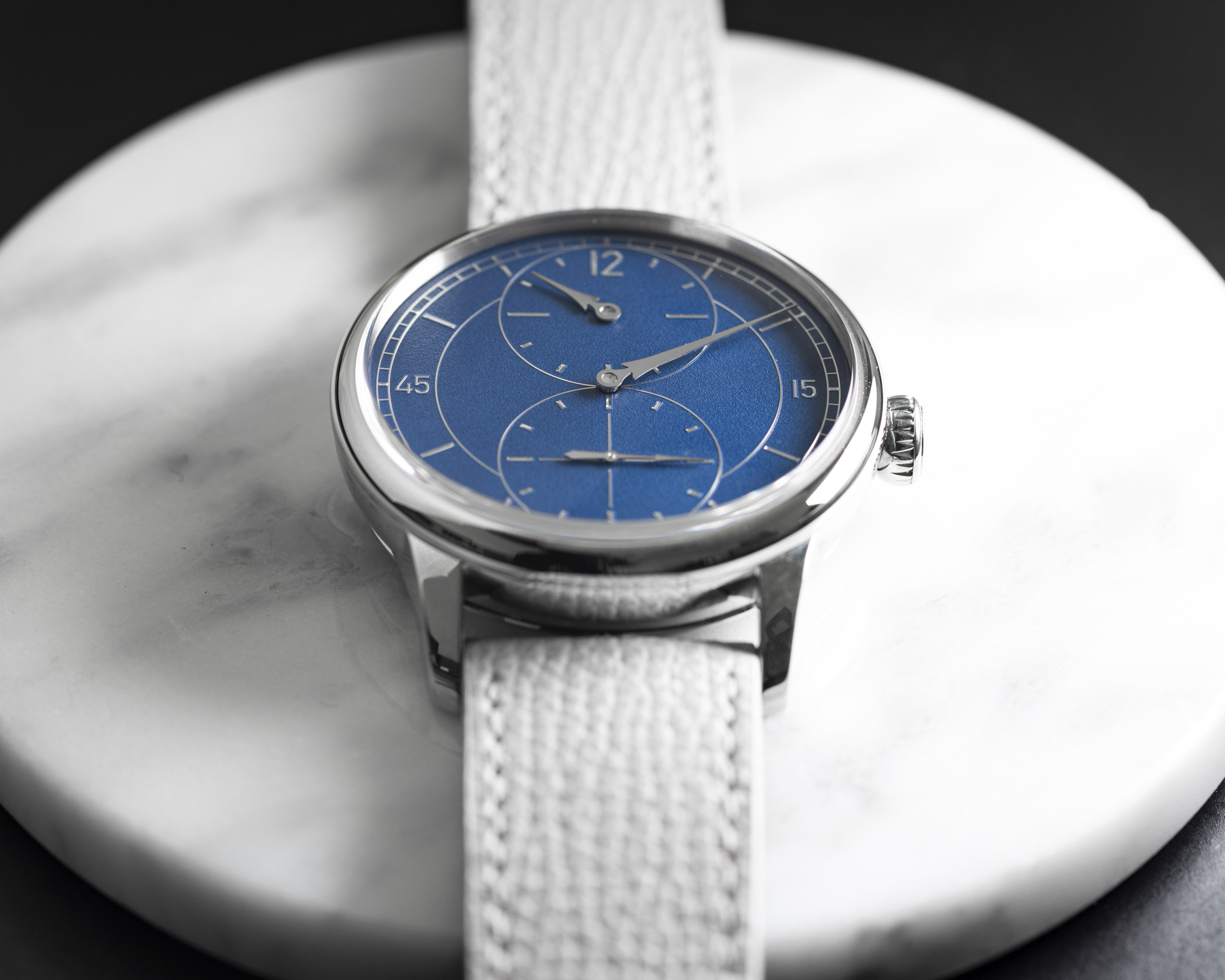 Louis Erard_Le Régulateur Gravé Bleu_85248AA15.BVA159