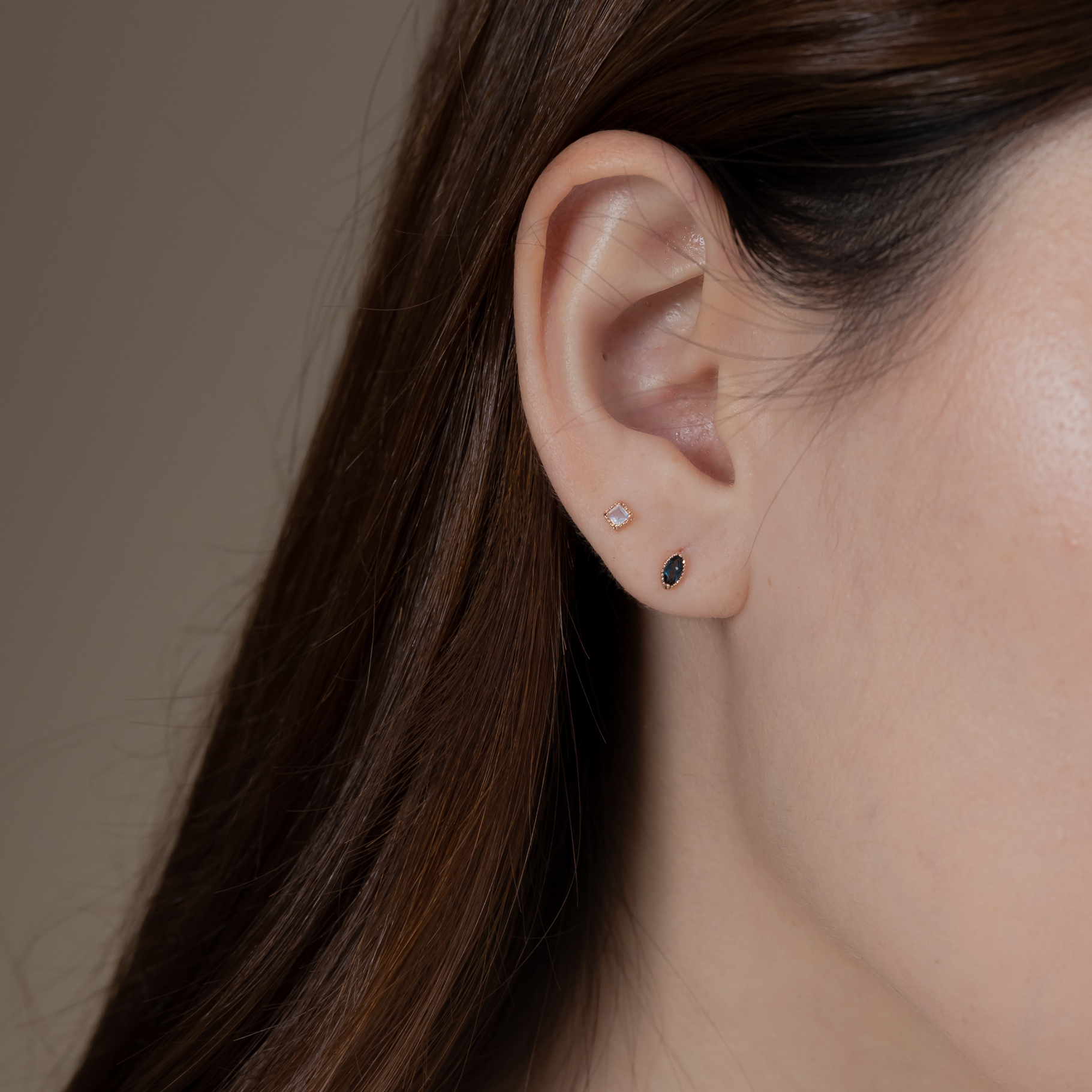 14K爪鑲眼形倫敦托帕石轉珠耳環