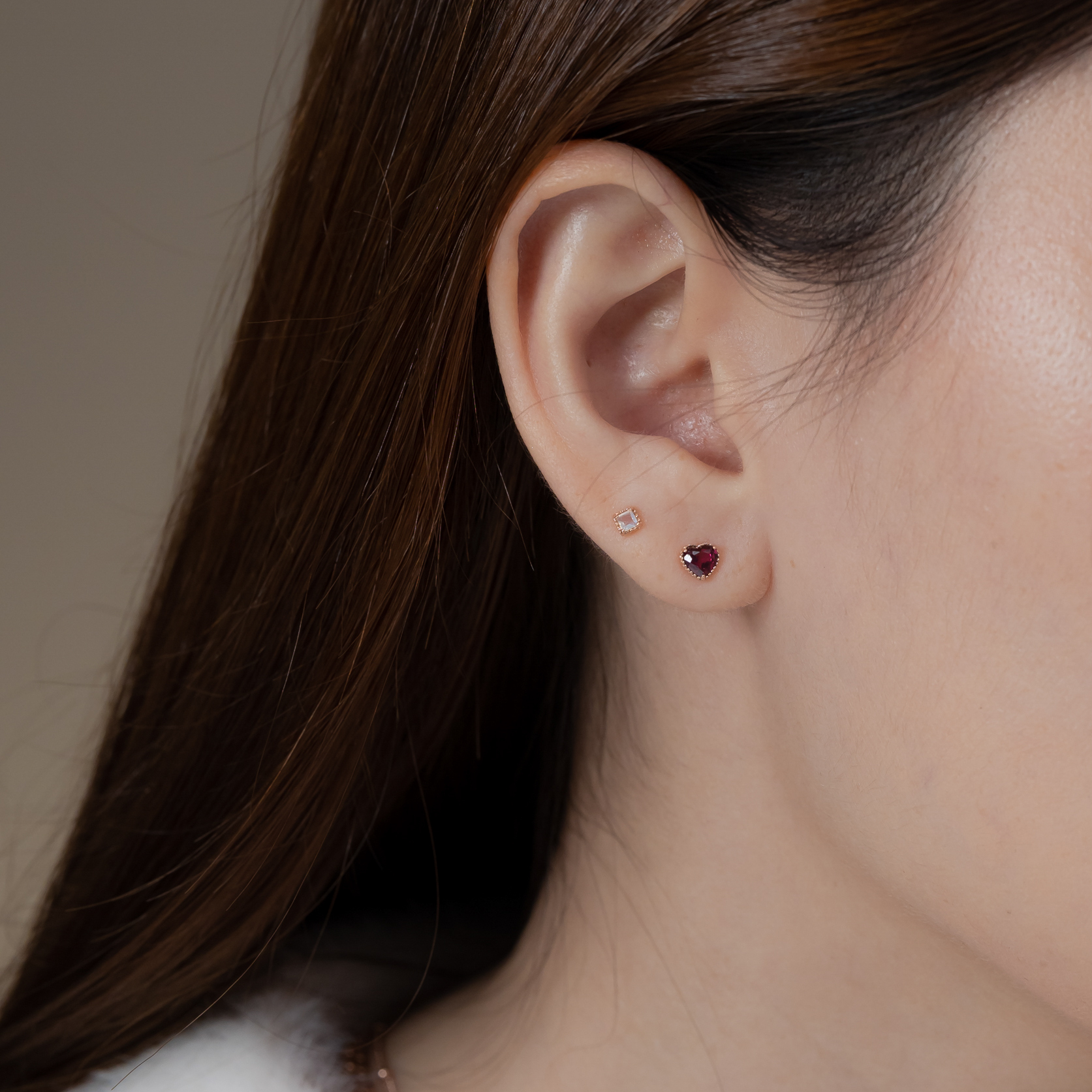 14K爪鑲愛心玫瑰石榴石轉珠耳環