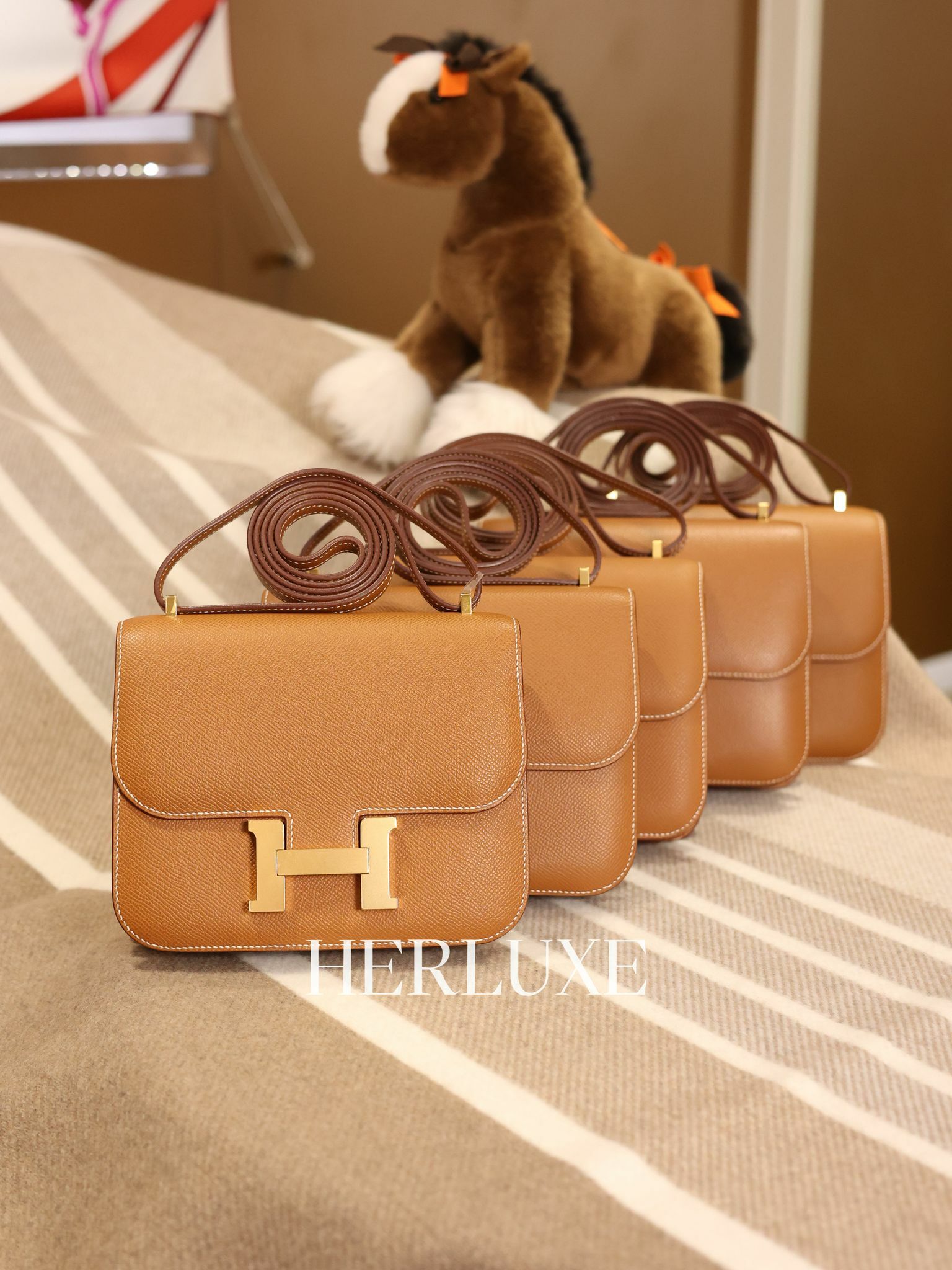 Constance mini mirror 37 gold cc epsom U （二手 99% new）