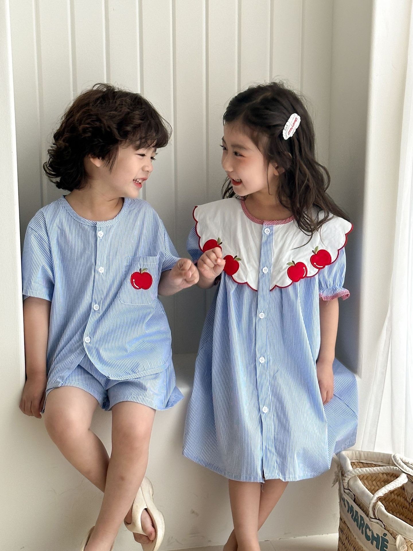 兄弟姐妹一起穿_寶寶藍蘋果直條套裝/洋裝