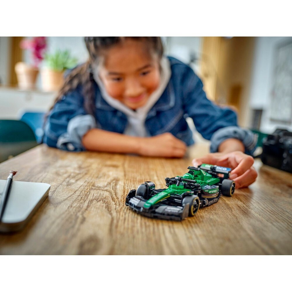 77245 - Aston Martin Aramco F1® AMR24 Race Car