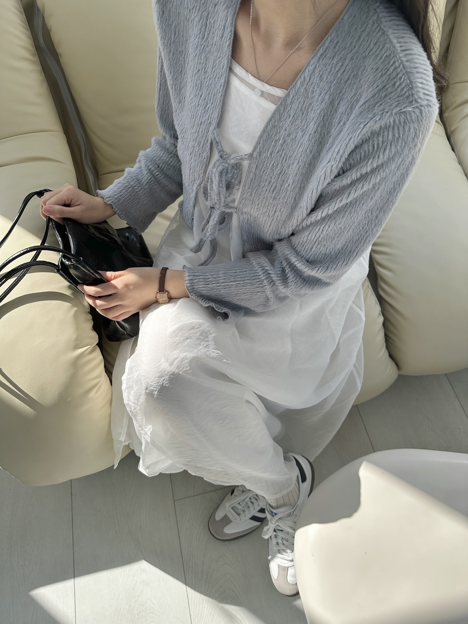 溫柔升級海馬毛雙綁帶罩衫