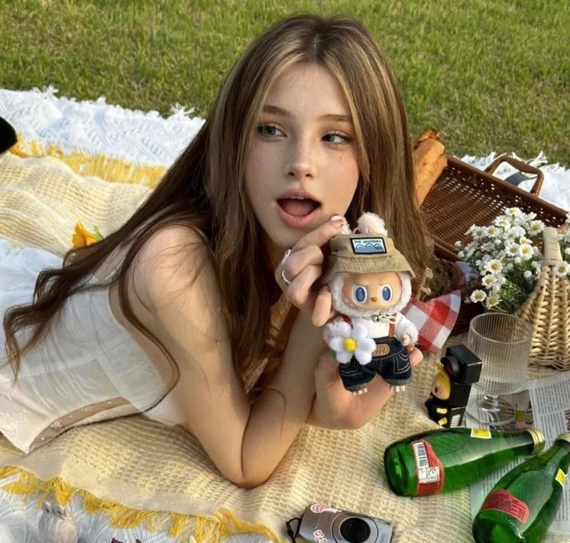 POP MART The Monsters Labubu 春天野在家搪膠毛絨 吊飾公仔 17cm / 40cm