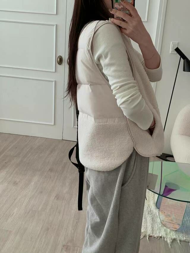 (現貨) 極簡拼接拉鍊毛毛背心 ❘ 25J15