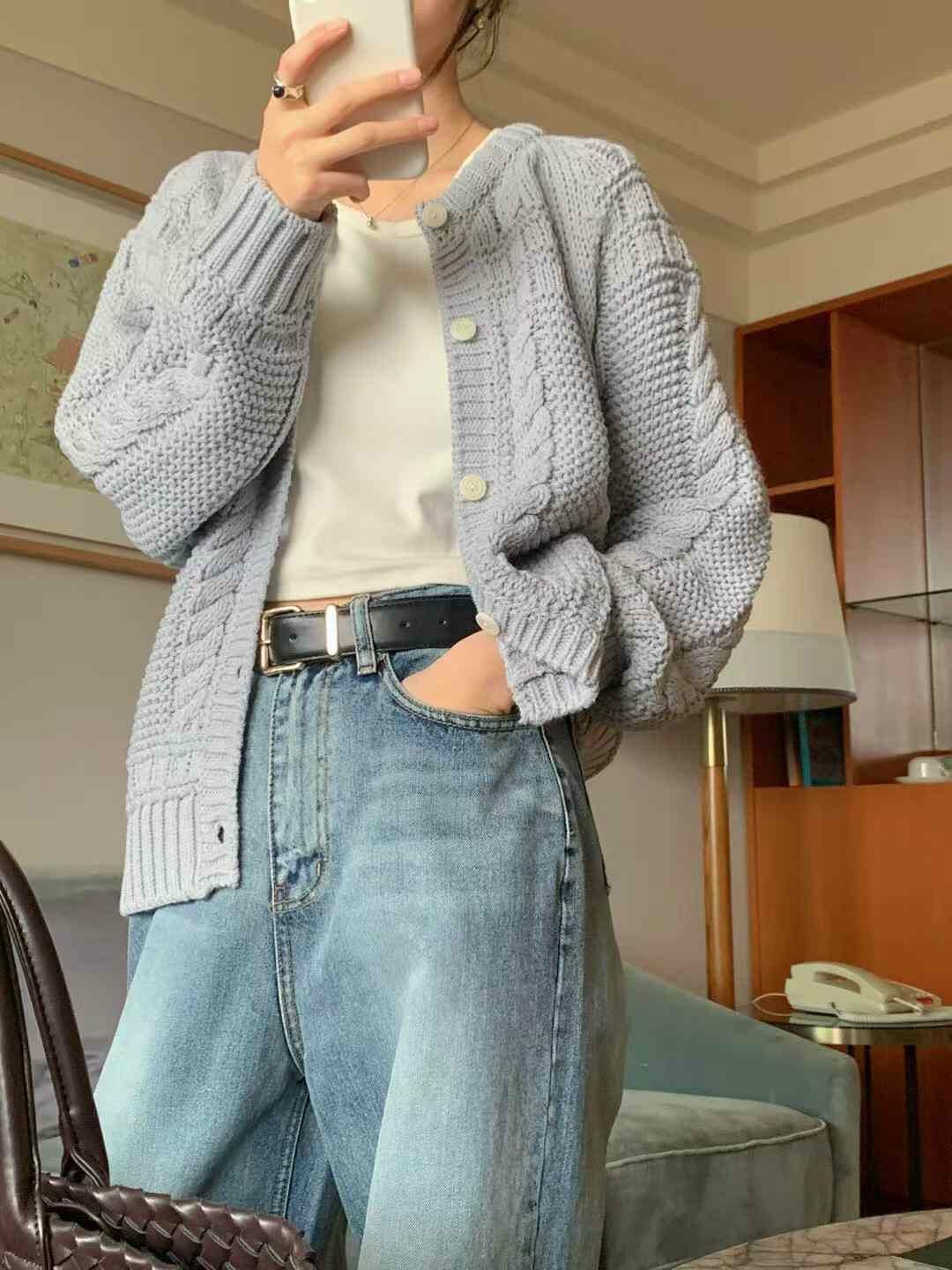(現貨) 格紋麻花小皮標針織外套 ❘ 25J17