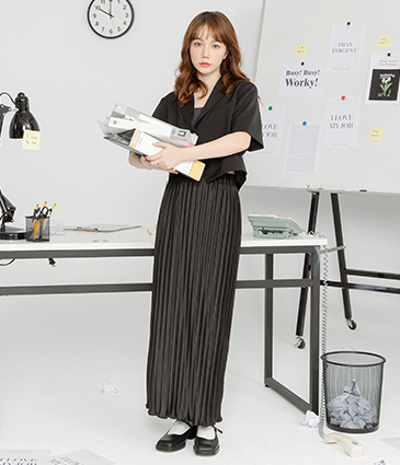 日系木耳邊花邊百褶長裙